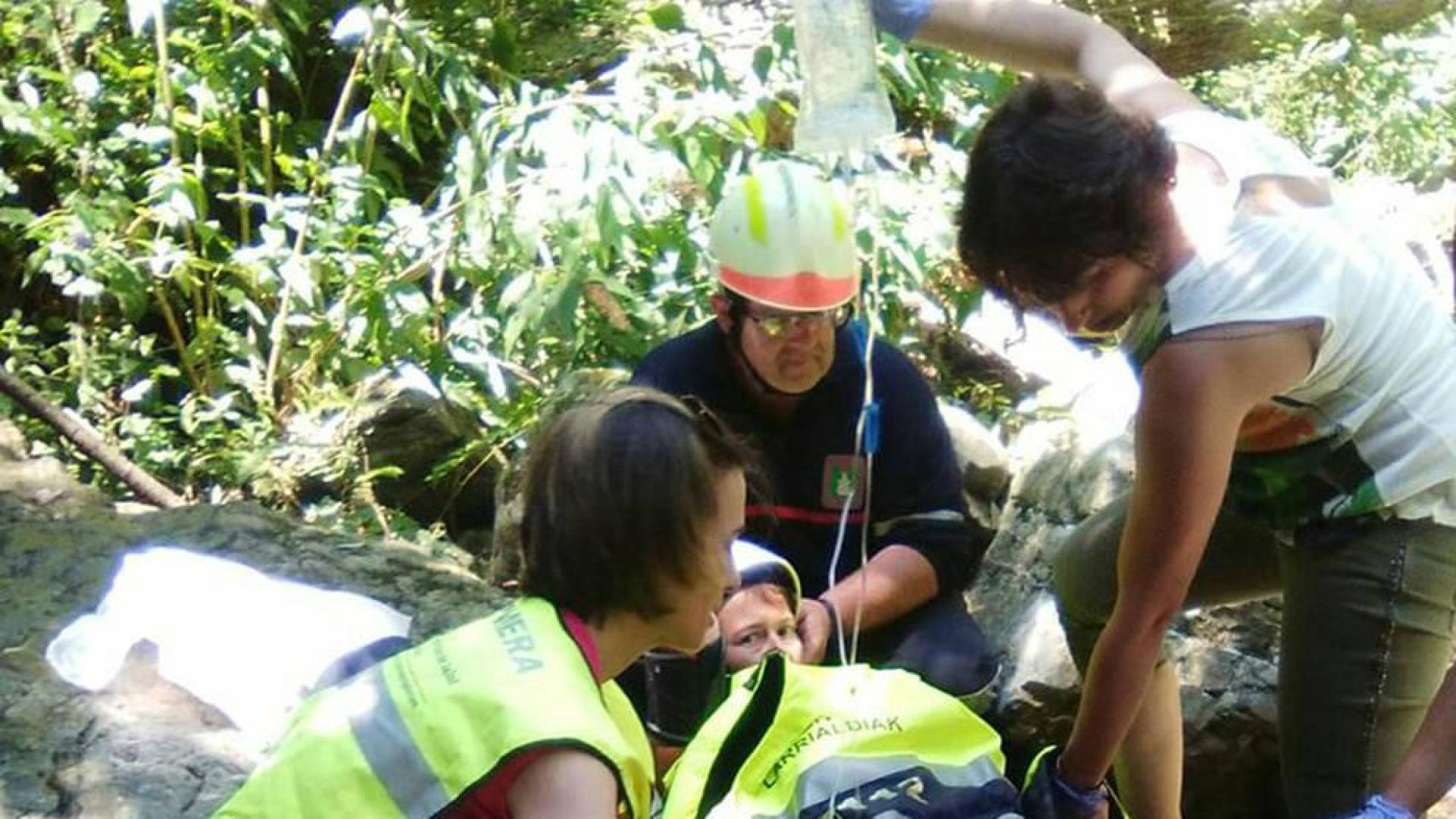 Rescatada una barranquista con la pierna rota en Valcarlos