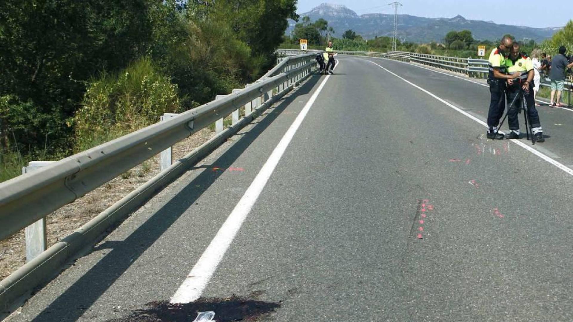Mueren dos ciclistas arrollados por un coche en Tarragona