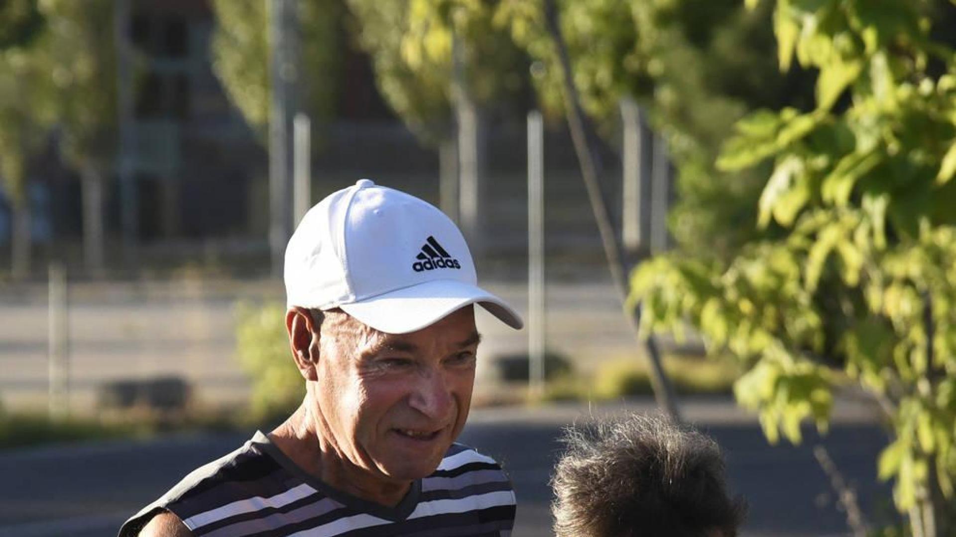 El etarra Santi Potros sale de la cárcel acompañado por tres familiares