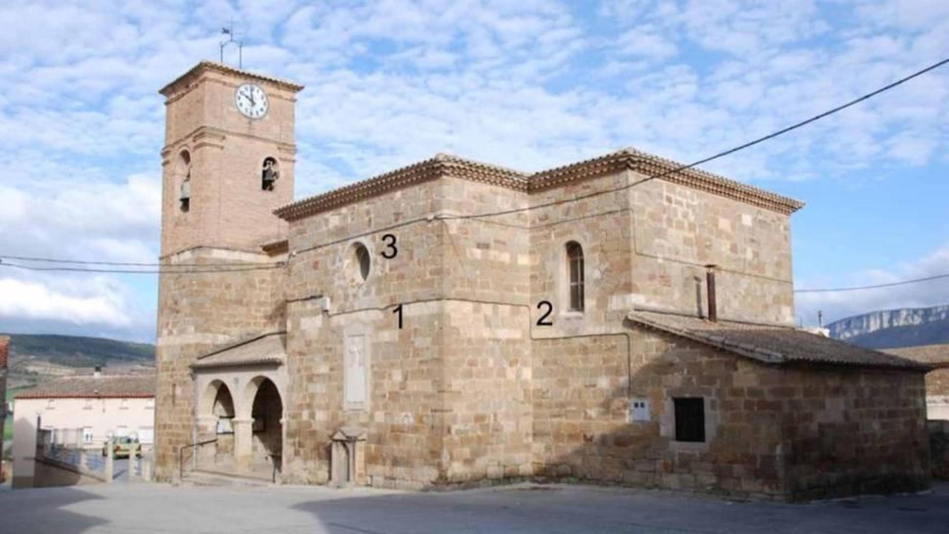 Relojes con grabados en la iglesia de Zufía