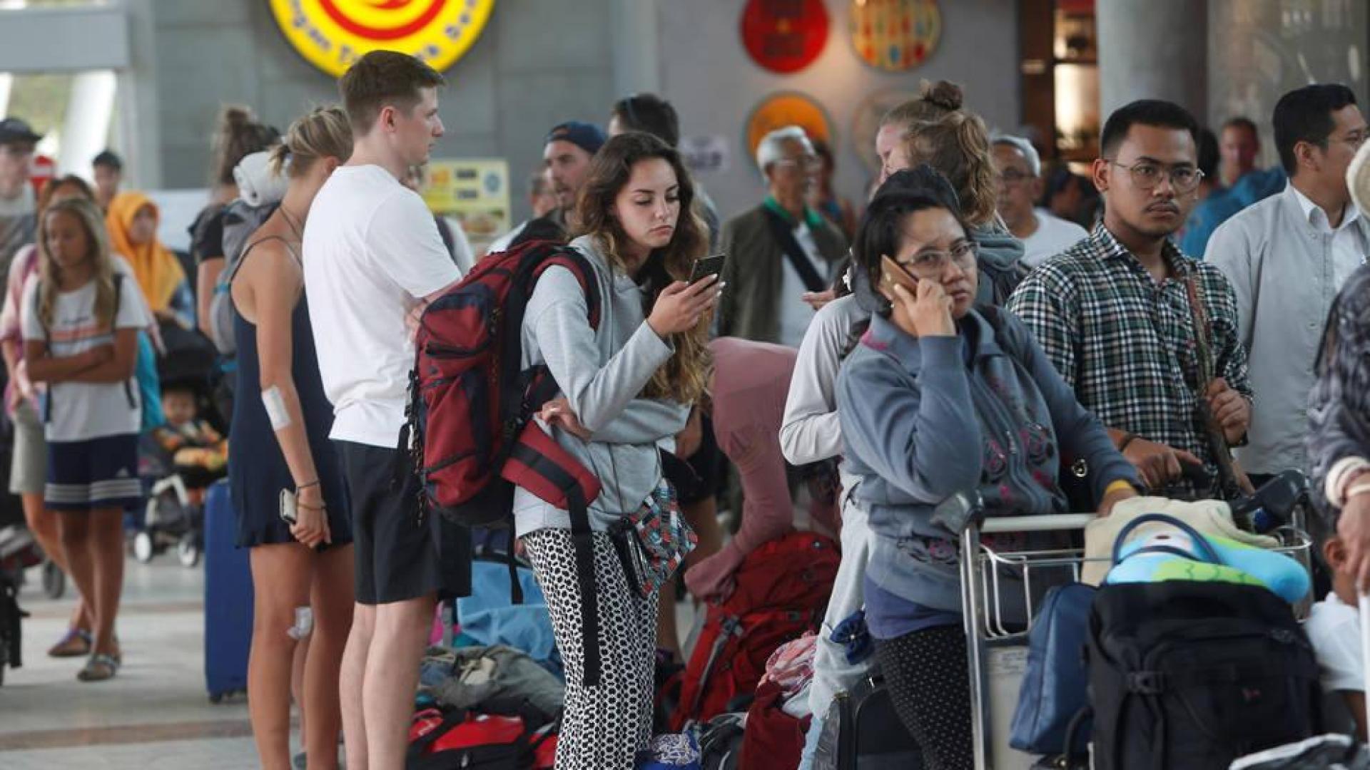 Unos 200 españoles esperan salir desde el aeropuerto de Lombok entre hoy y el jueves