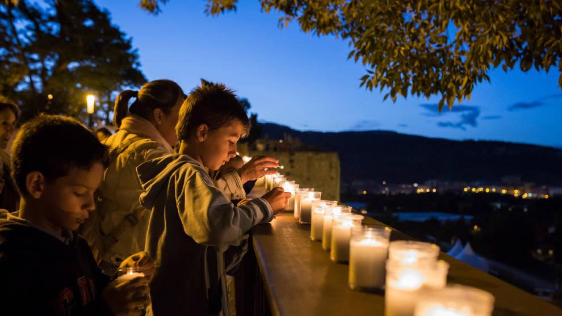 La Muralla a la Luz de las Velas se despide este sábado con un recorrido iluminado