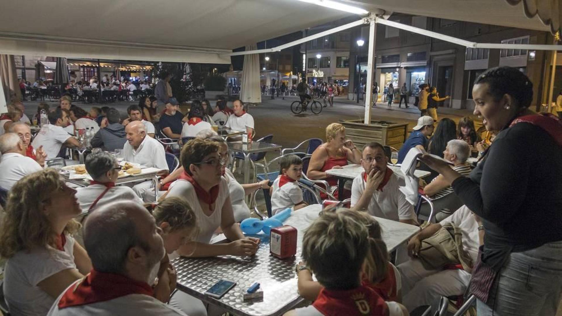 La hostelería trabaja en fiestas de Estella más de día que de noche