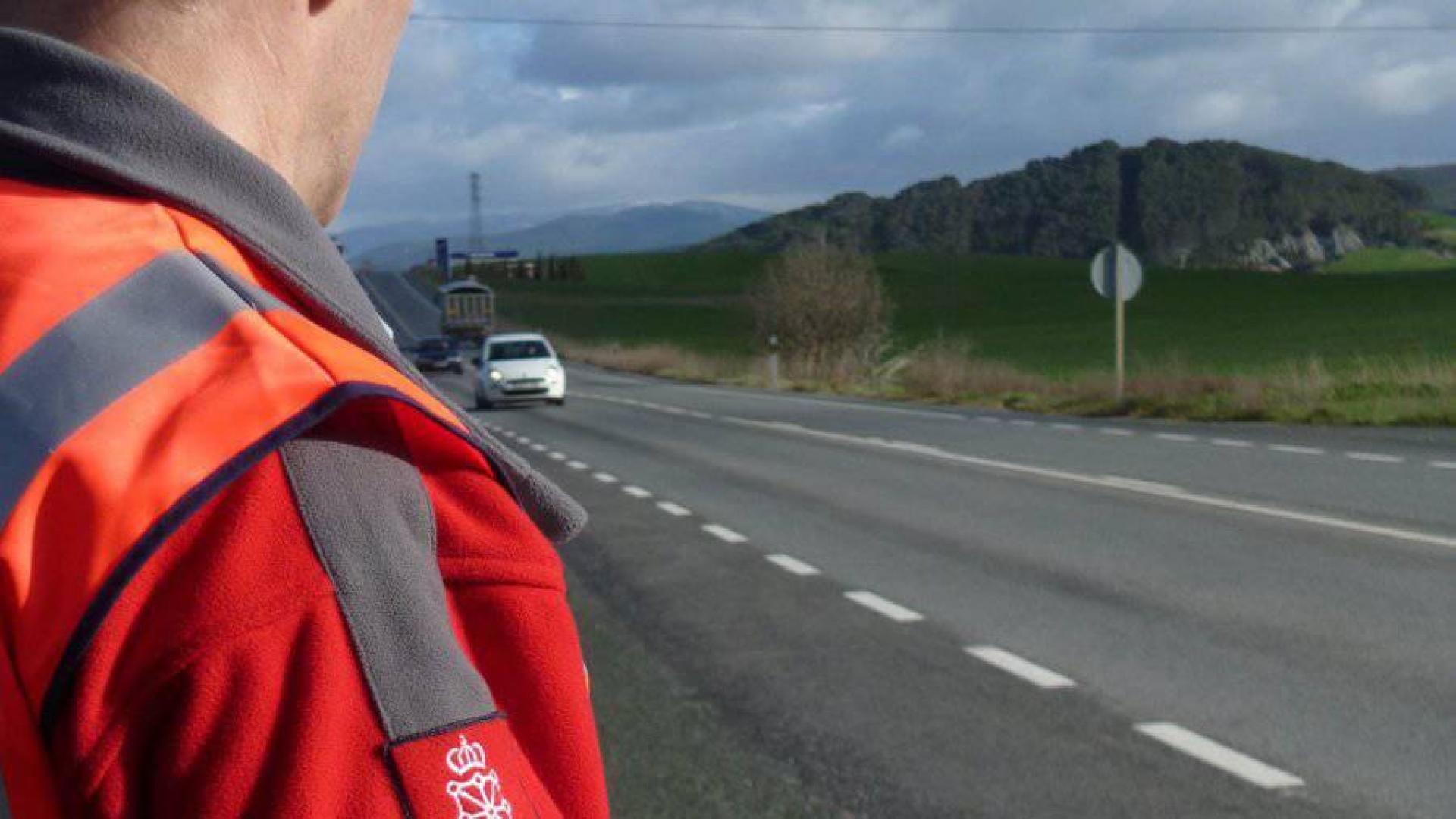 Sufre un accidente en un finca y le pillan en Ollacarizquieta con el permiso suspendido