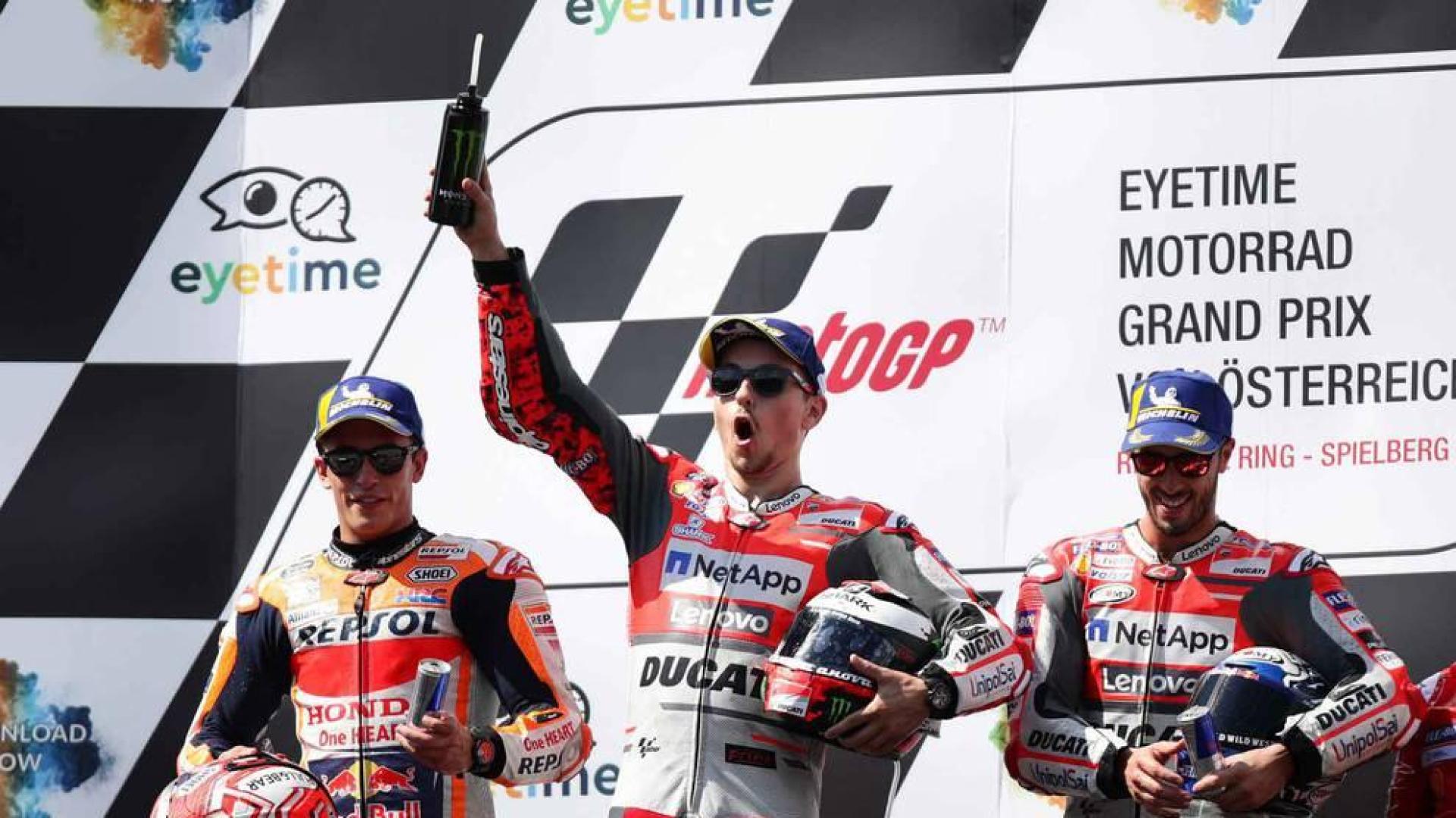 Lorenzo gana el mano a mano a Márquez y suma su tercera victoria