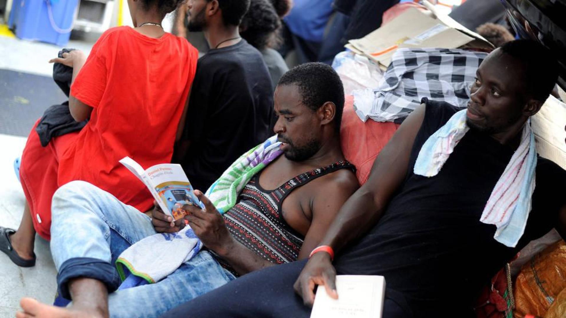 España acogerá a 60 inmigrantes del Aquarius tras un acuerdo internacional