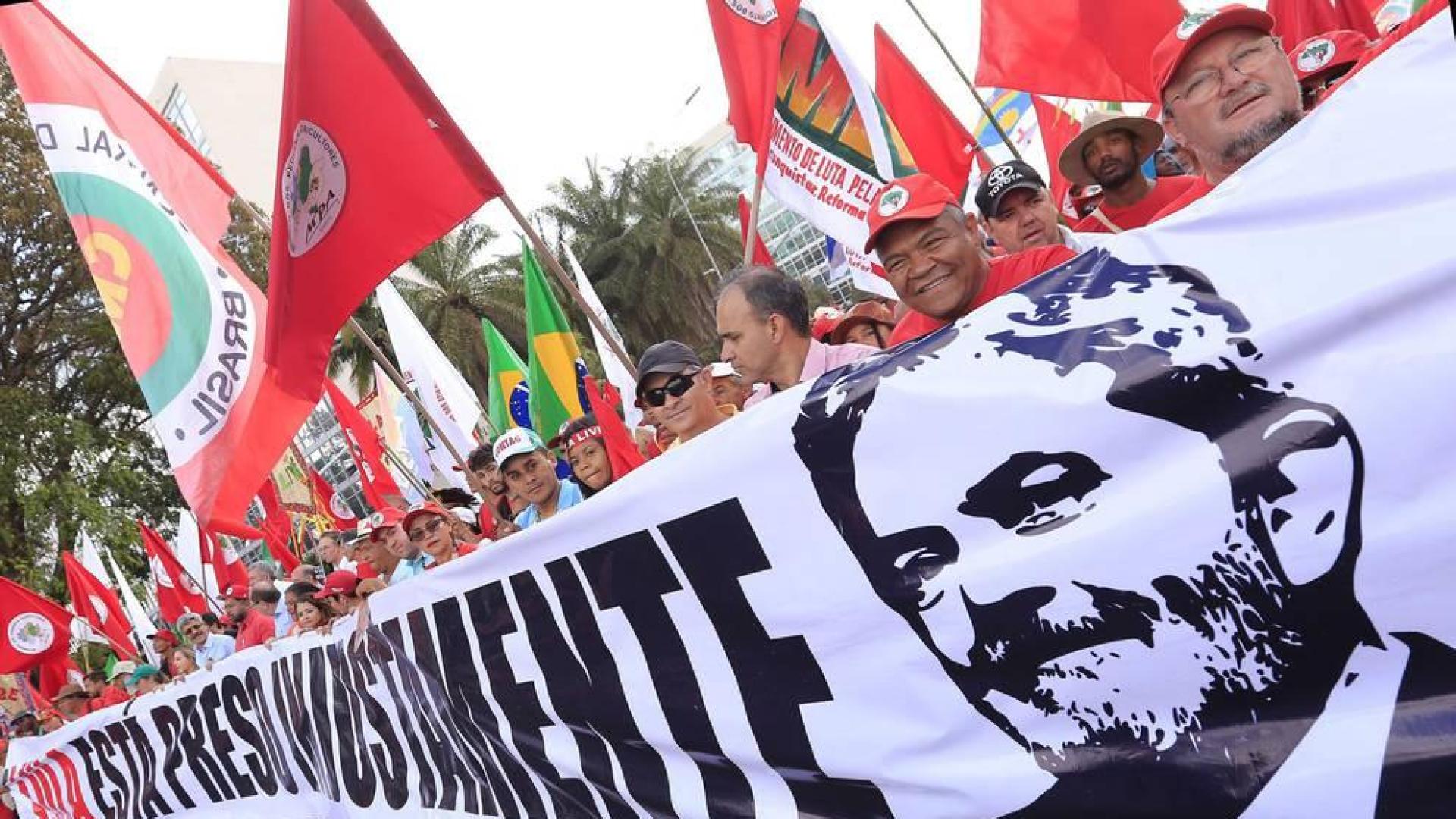 El Partido de los Trabajadores registra a Lula como candidato a la presidencia de Brasil