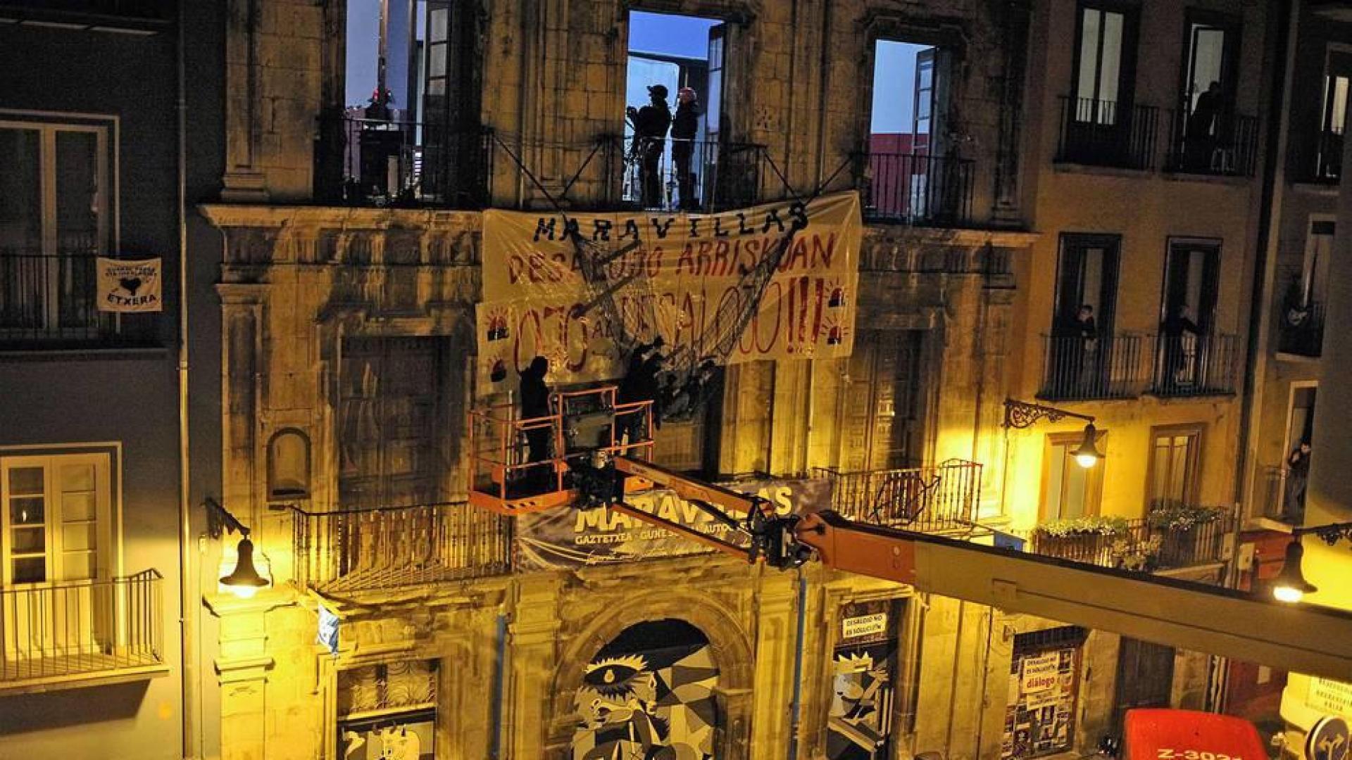 Desalojo del gaztetxe Maravillas, en el Palacio Marqués de Rozalejo, en Pamplona.