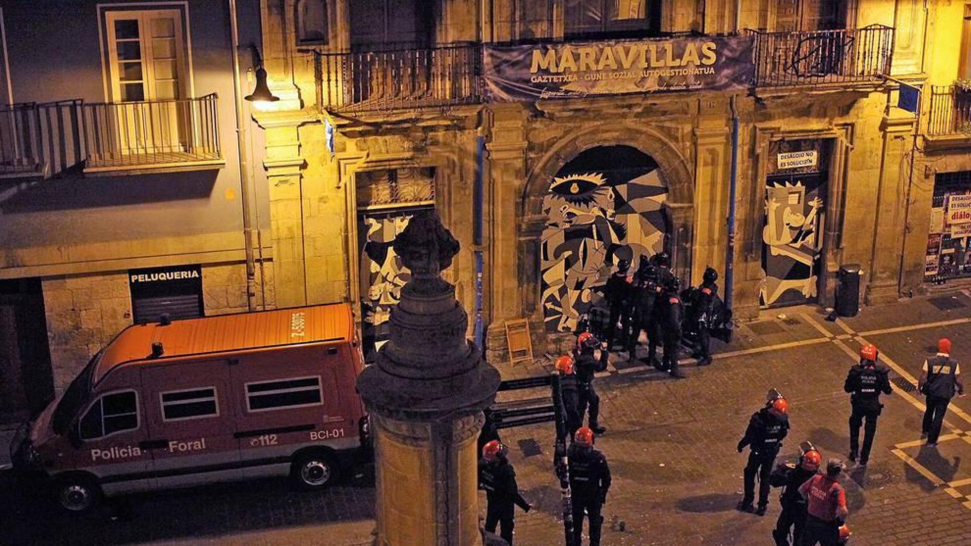 Desalojo del gaztetxe Maravillas, en el Palacio Marqués de Rozalejo, en Pamplona.