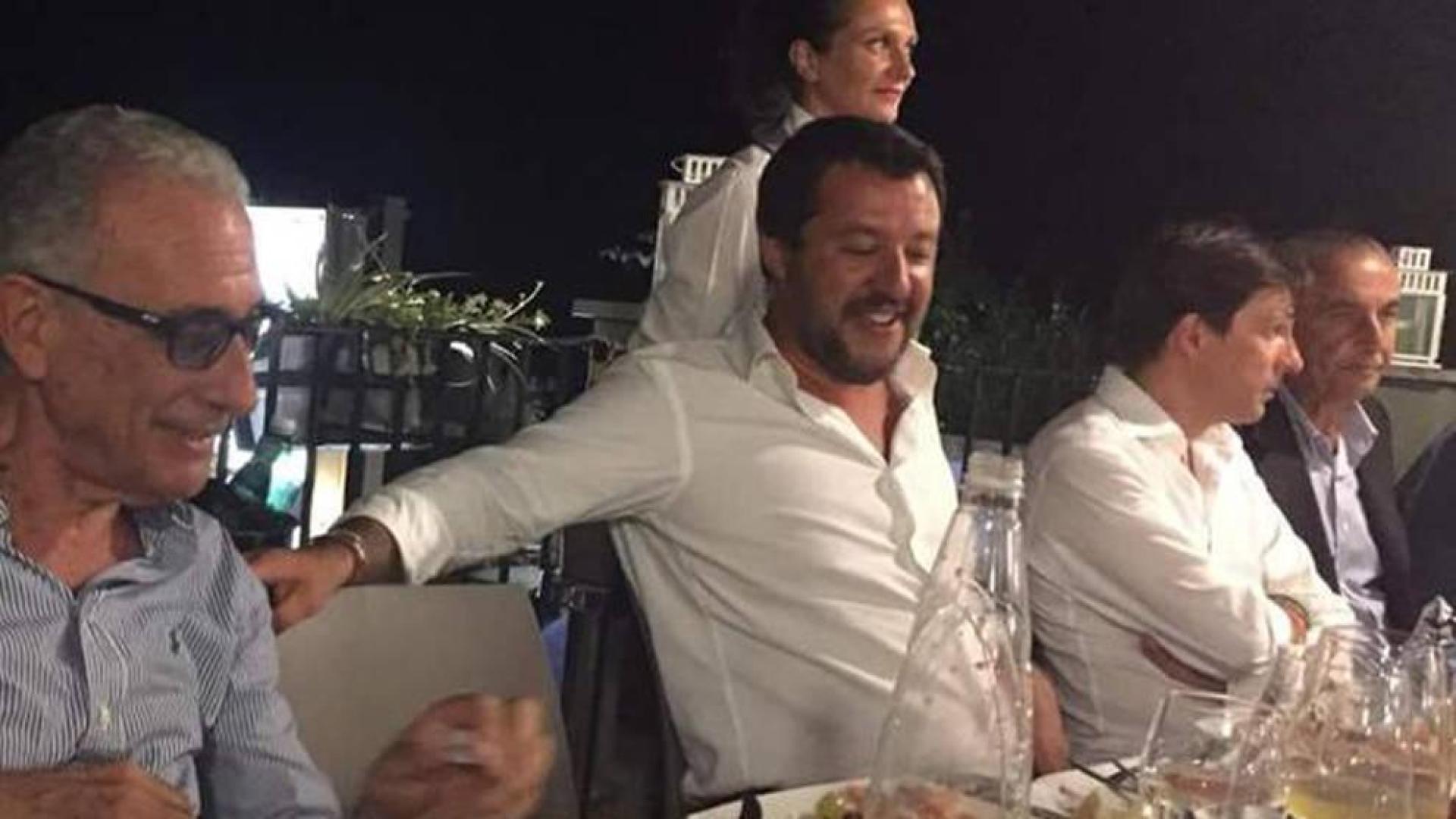 Salvini se va de fiesta tras el siniestro en Génova e Italia se indigna