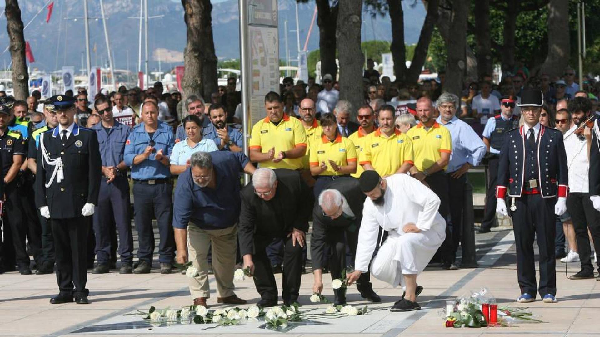 Cambrils recuerda a las víctimas del atentado de hace un año