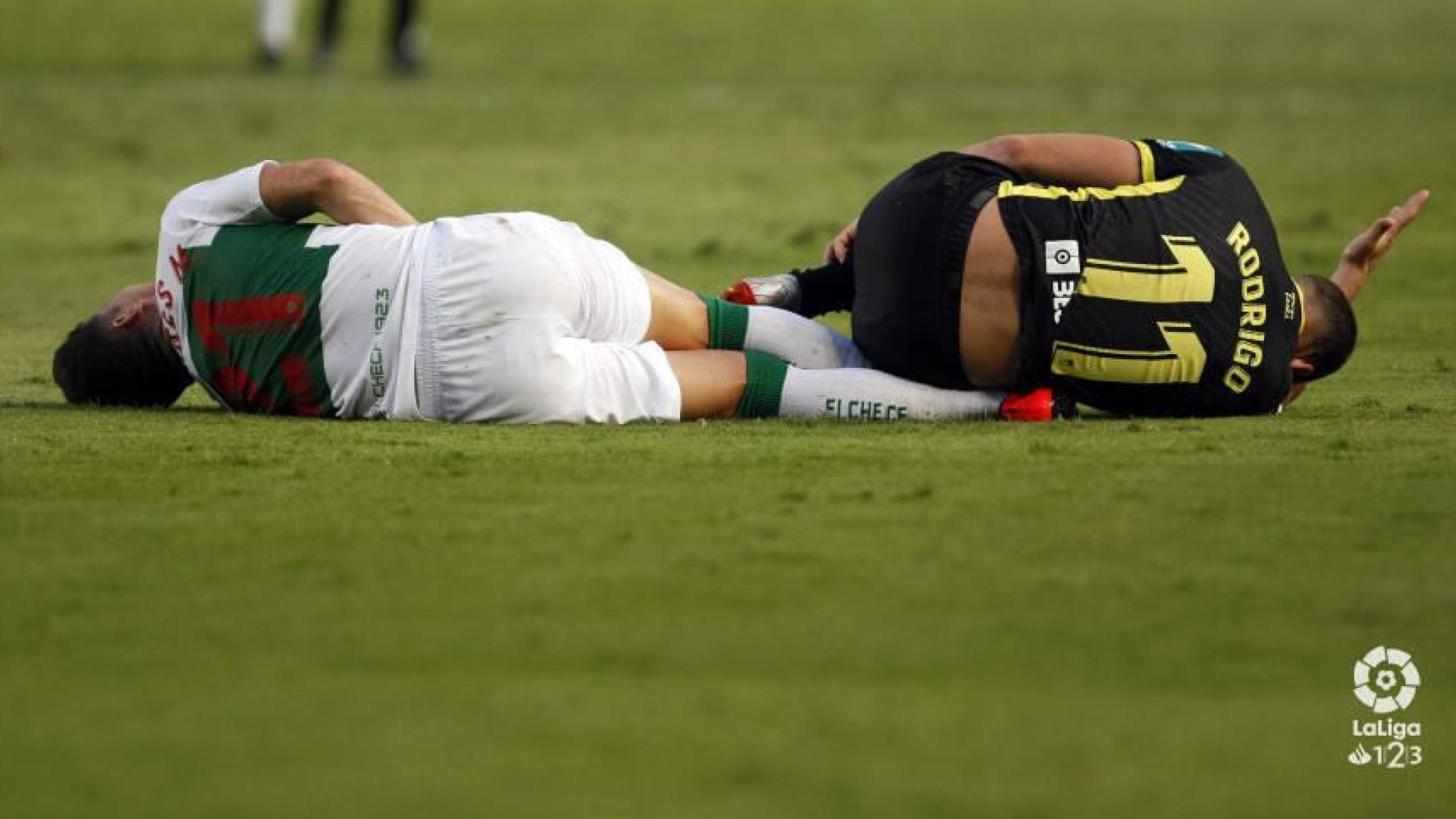 Elche y Granada se neutralizaron en su debut liguero