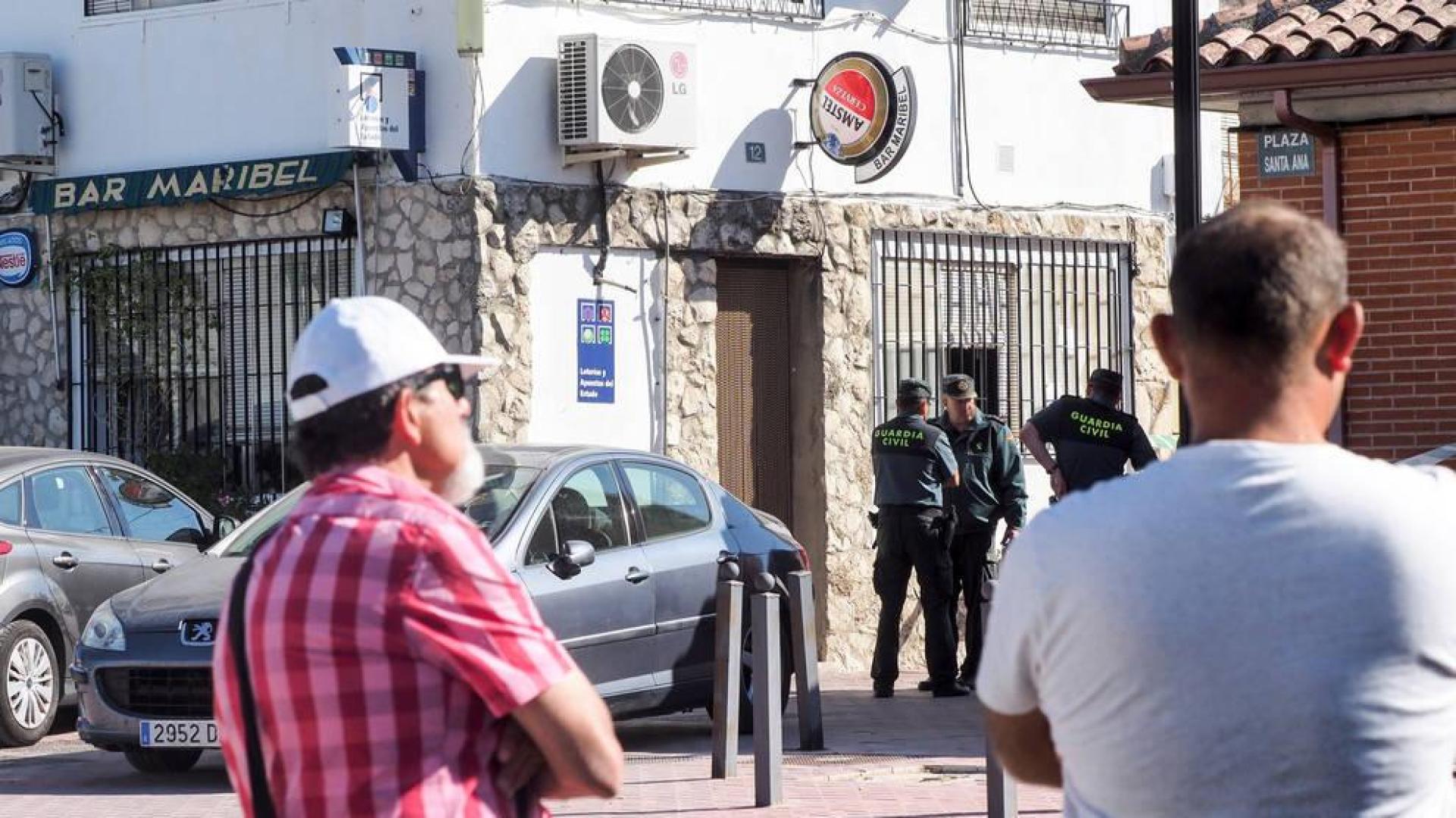 Un hombre entra disparando una escopeta en un bar y mata a una persona en Valladolid