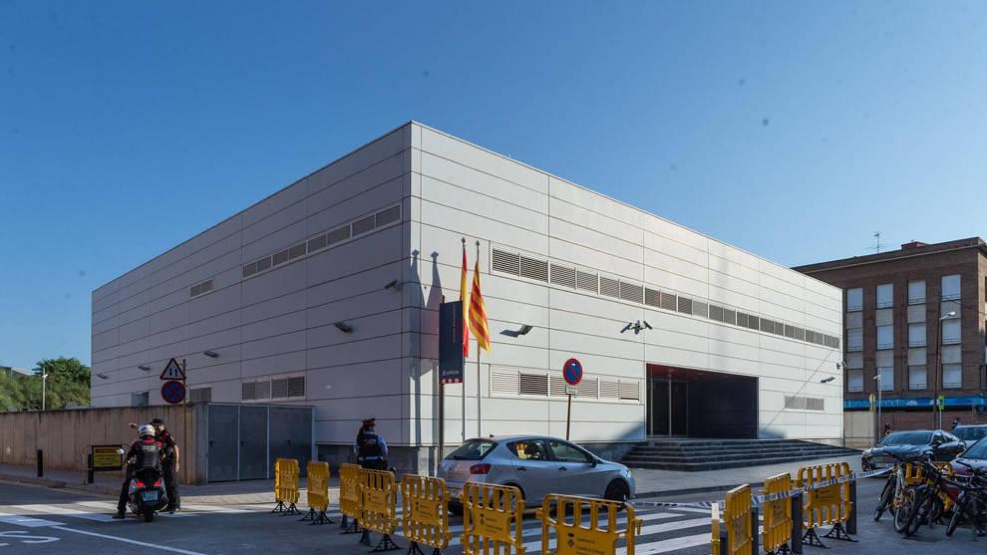 Abatido cuando iba a entrar a una comisaría de los Mossos al grito de 'Alá es grande'