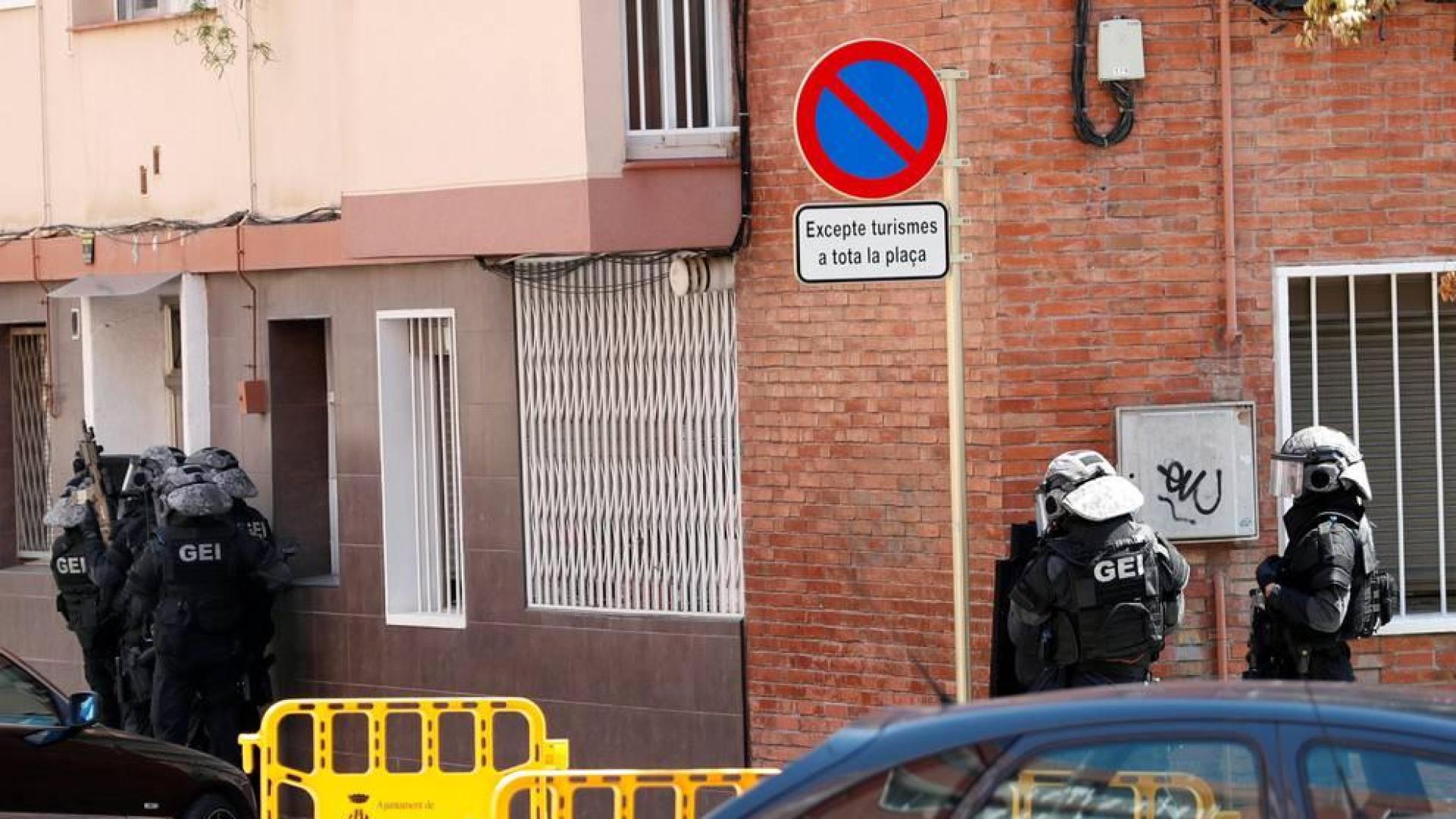 El atacante musulmán de Cornellà quería suicidarse por ser gay, según su mujer