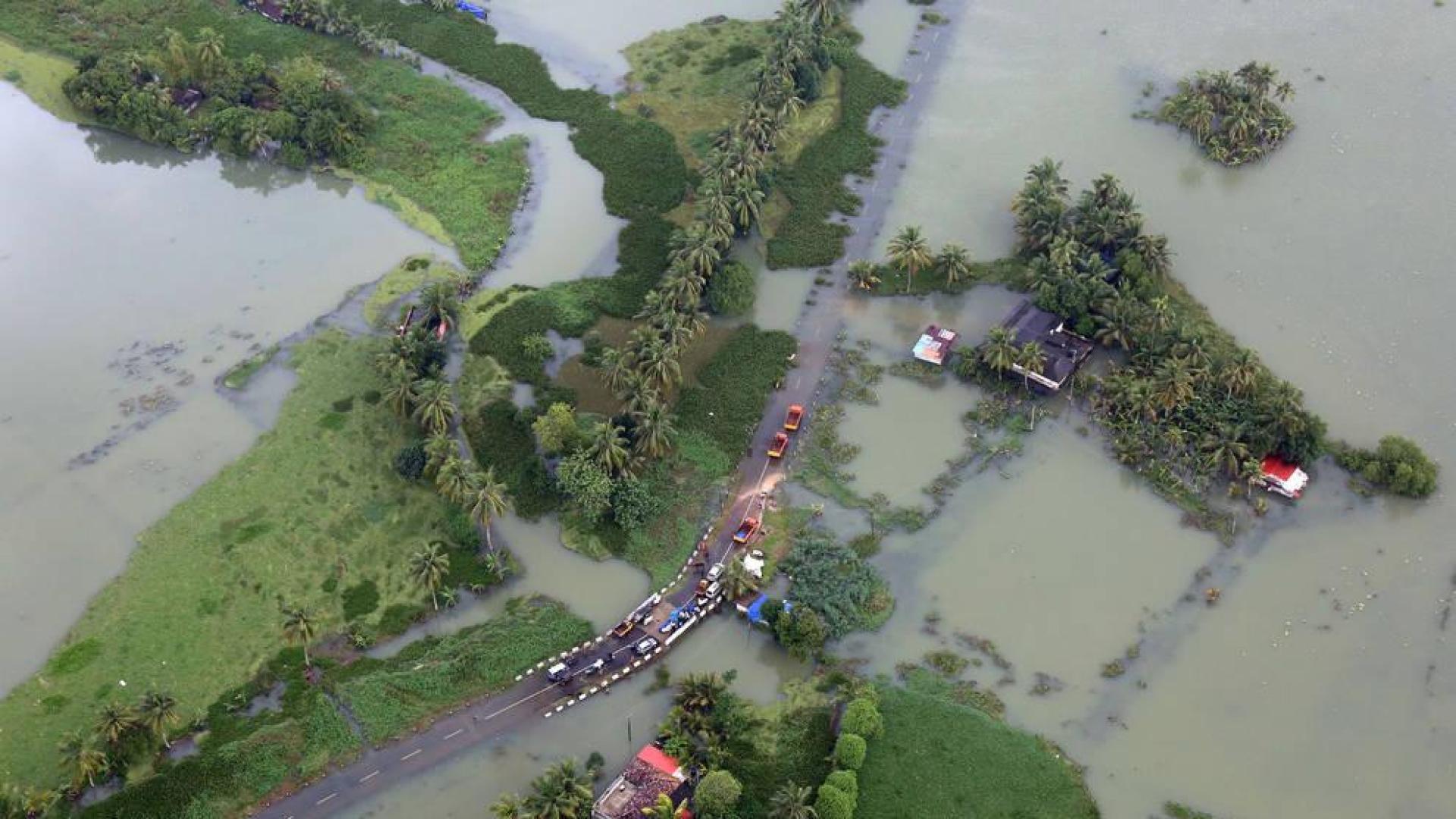 Aumenta a 370 la cifra de muertos por las inundaciones en el sur de la India