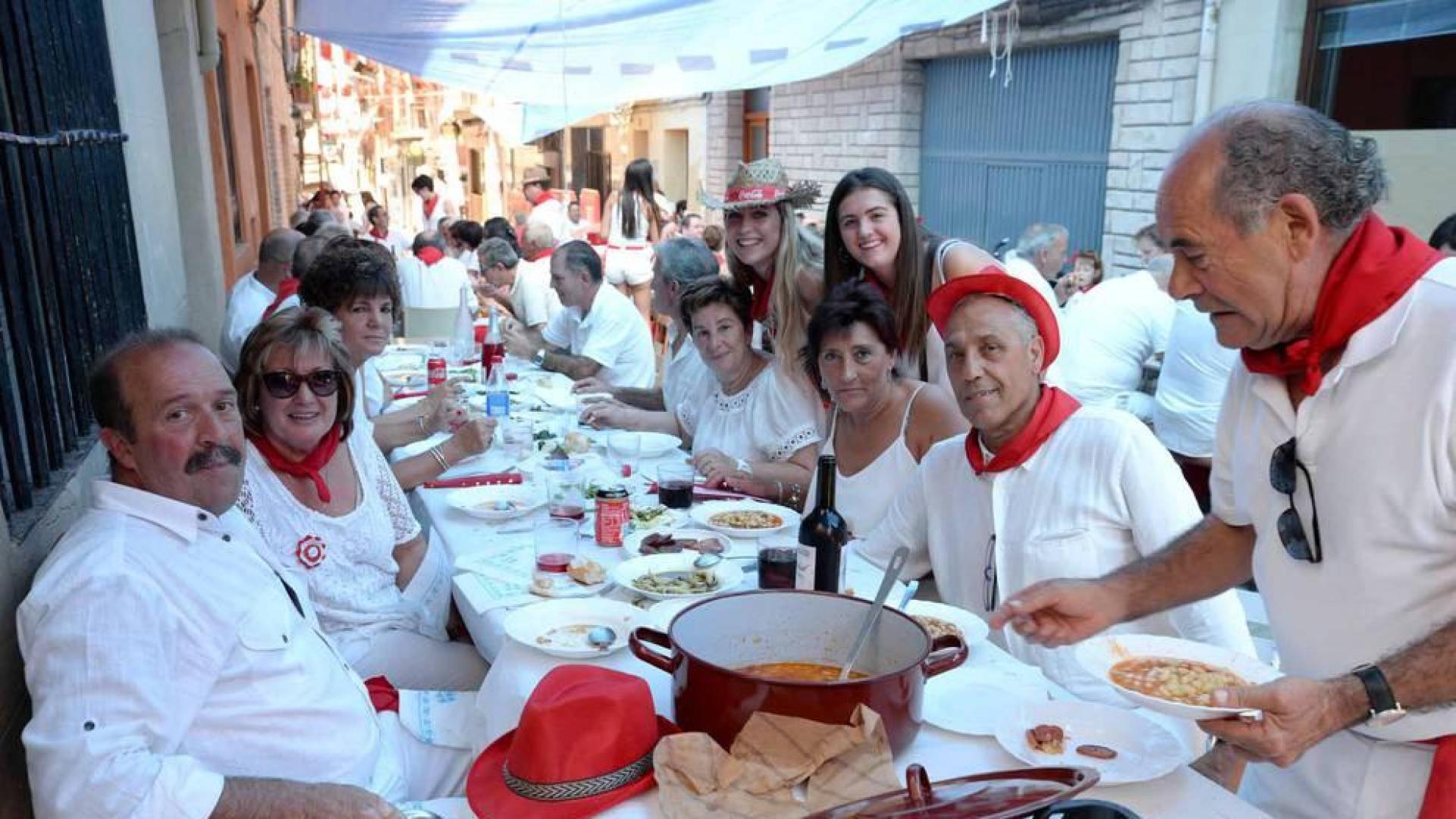 Imágenes de las fiestas de Lerín, principalmente de la pochada y de la comida popular.