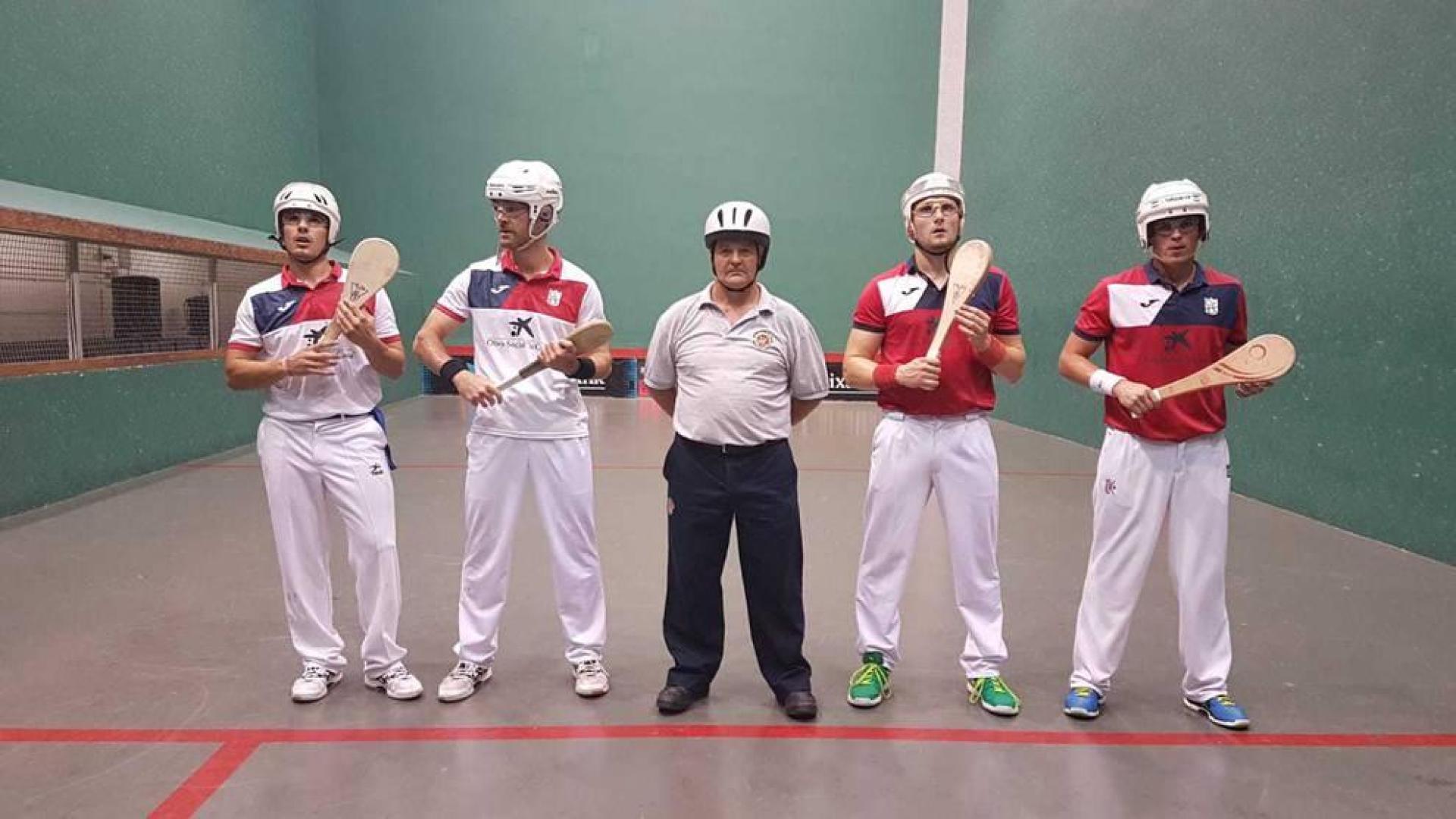 Iñigo Ansó, Jon Araujo, Valentin Cambos y Dennis Larretche antes del encuentro.