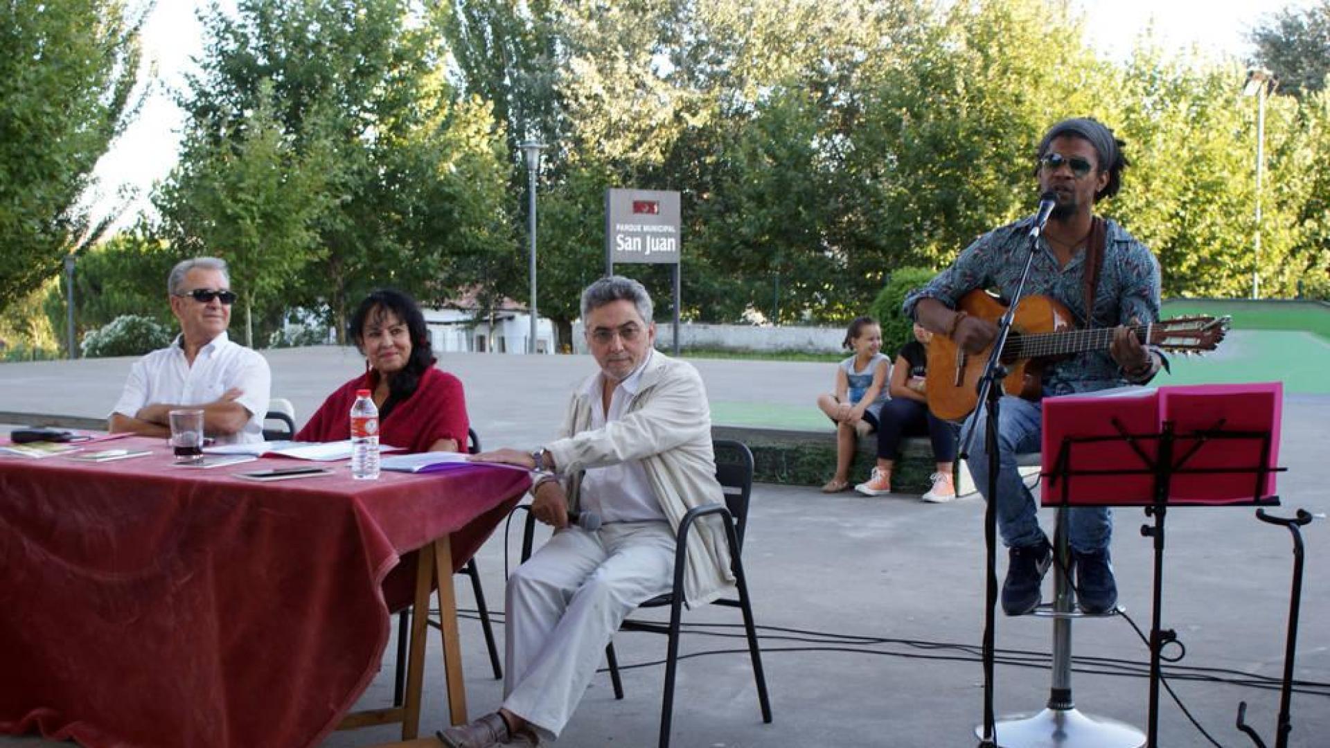 Un recital poético reúne a más de 200 personas en Cascante