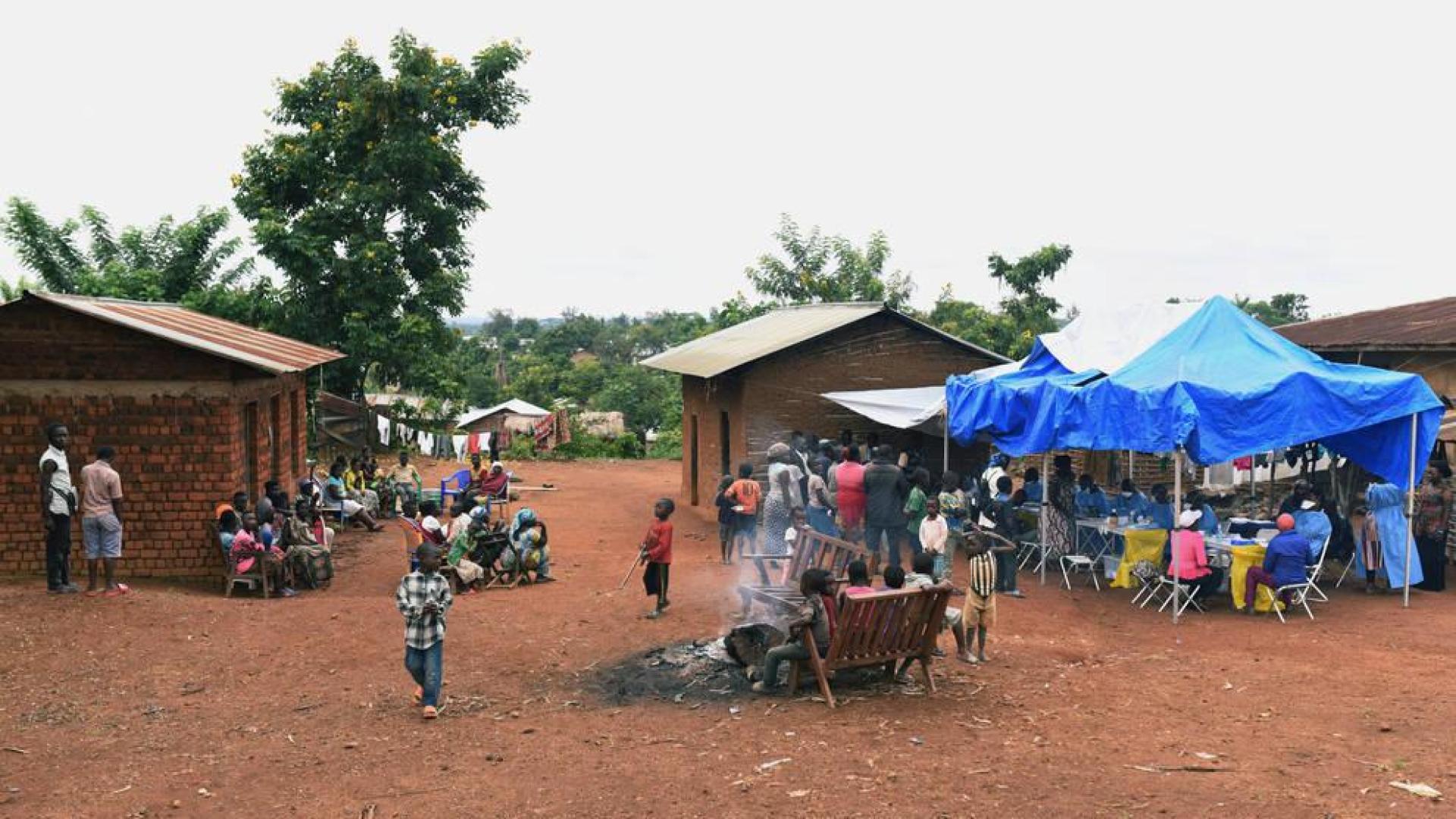 El brote de ébola en el Congo golpea a los niños