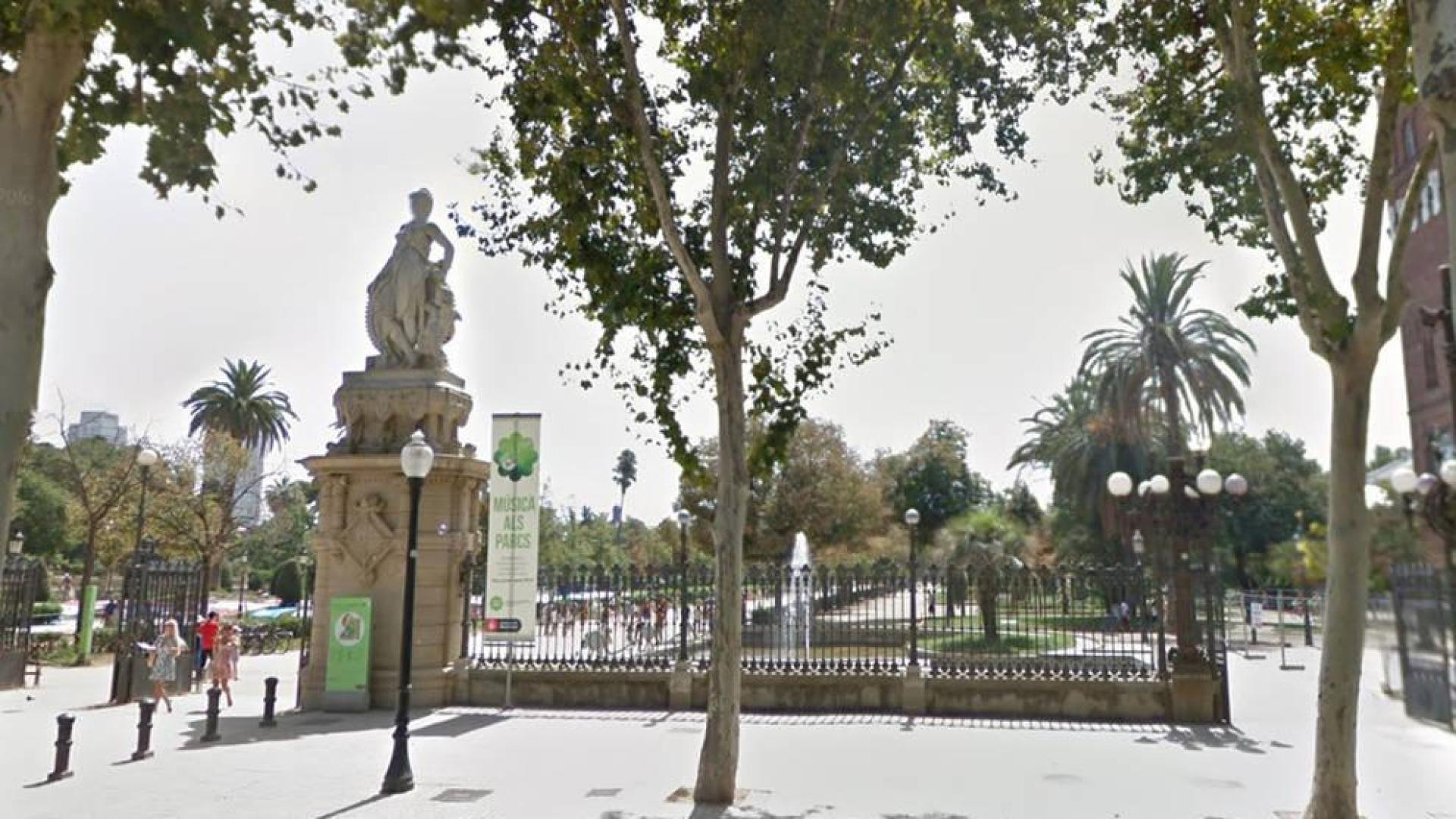 Una mujer que quitaba lazos amarillos, agredida por un hombre en Barcelona