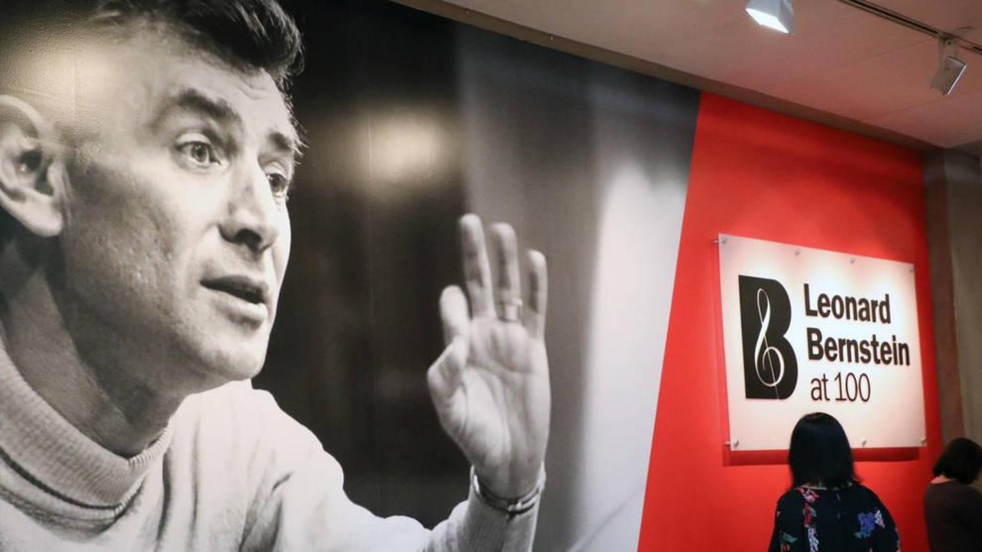 Cien años de Leonard Bernstein, el gran maestro de la música del siglo XX