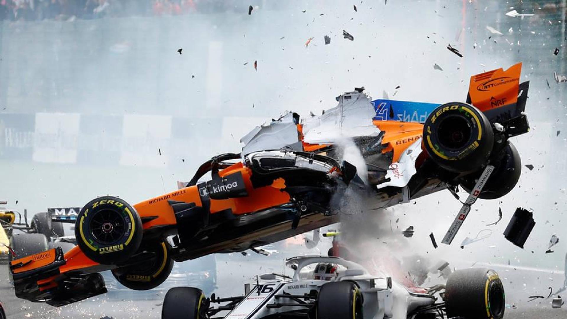 Tremendo accidente de Alonso en la primera curva del GP de Bélgica