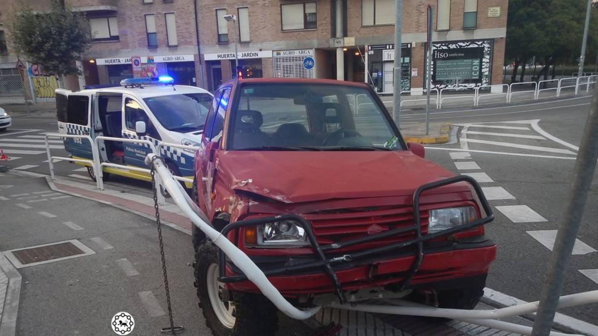Denunciado en Pamplona por conducir ebria y chocar contra unas vallas protectoras
