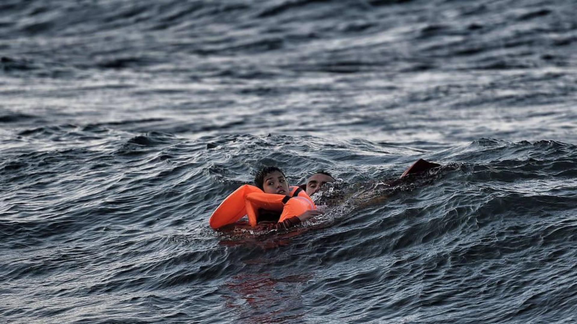 Un niño refugiado de 10 años muere aplastado al intentar ser rescatado en Lesbos
