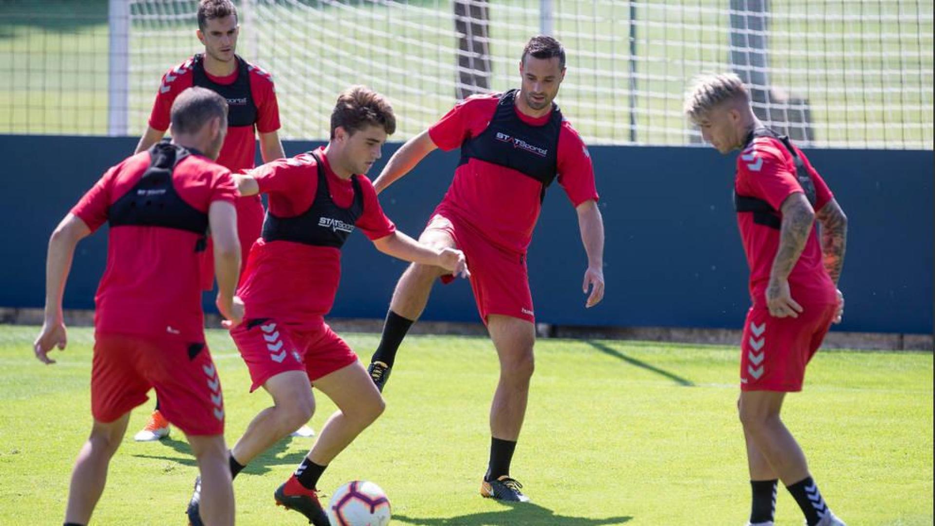 Fran Mérida sufre una tendinitis y Javi Martínez, una lesión muscular