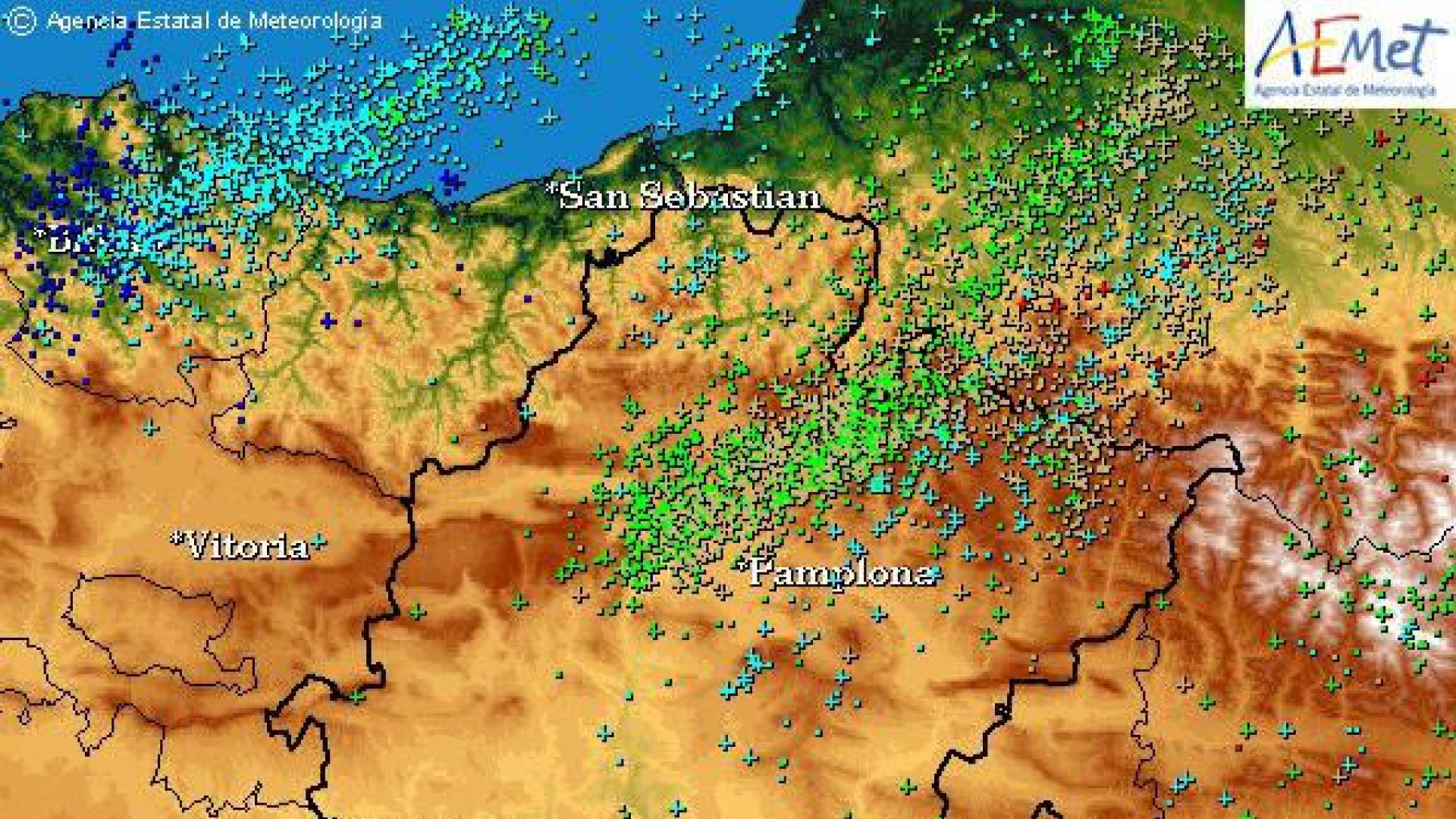 Las tormentas de ayer iluminaron los cielos de Navarra con 4.531 rayos
