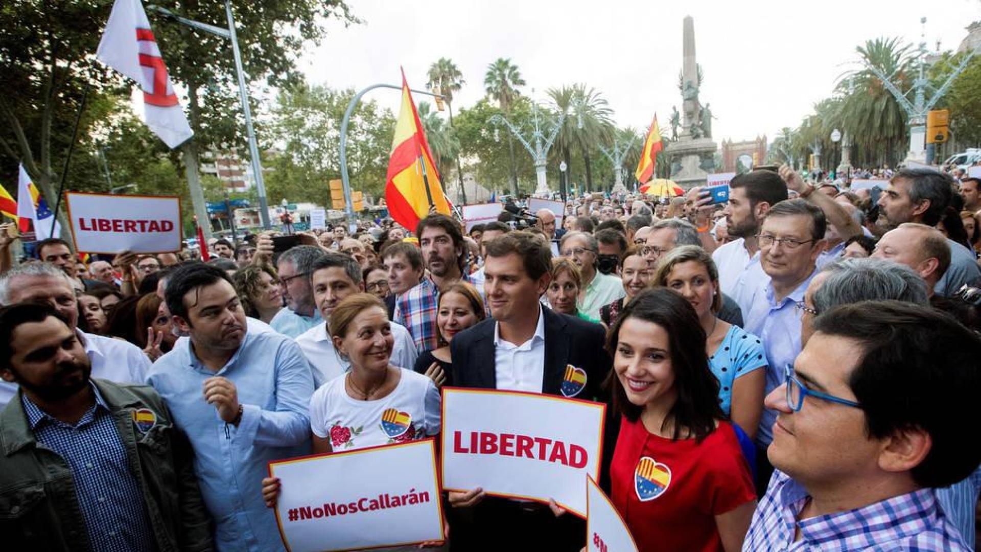 Ciudadanos se pone al frente de la brigada de "limpieza" contra los lazos amarillos