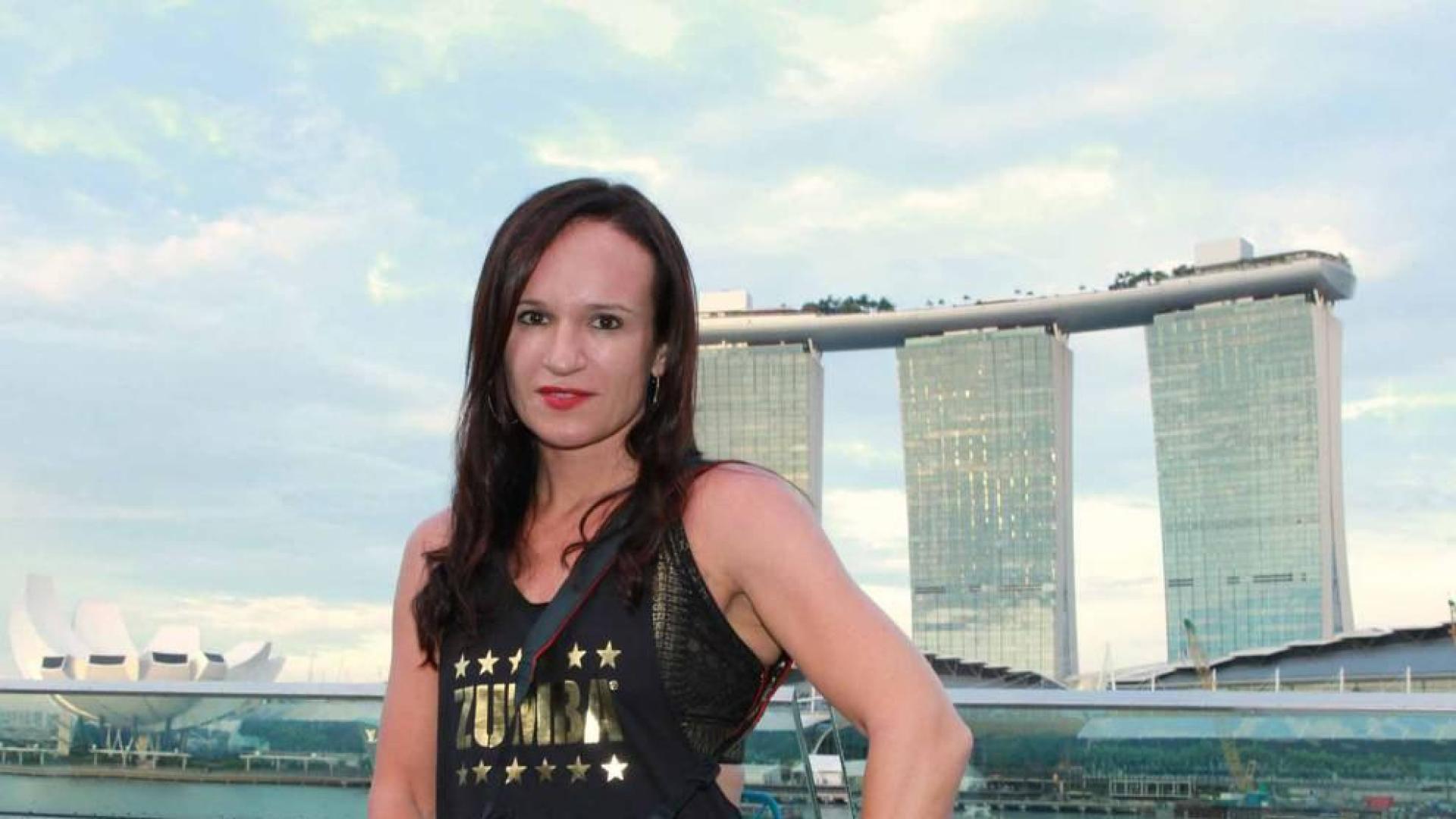 Begoña Hualde, una navarra instructora de zumba y fotógrafa en Singapur