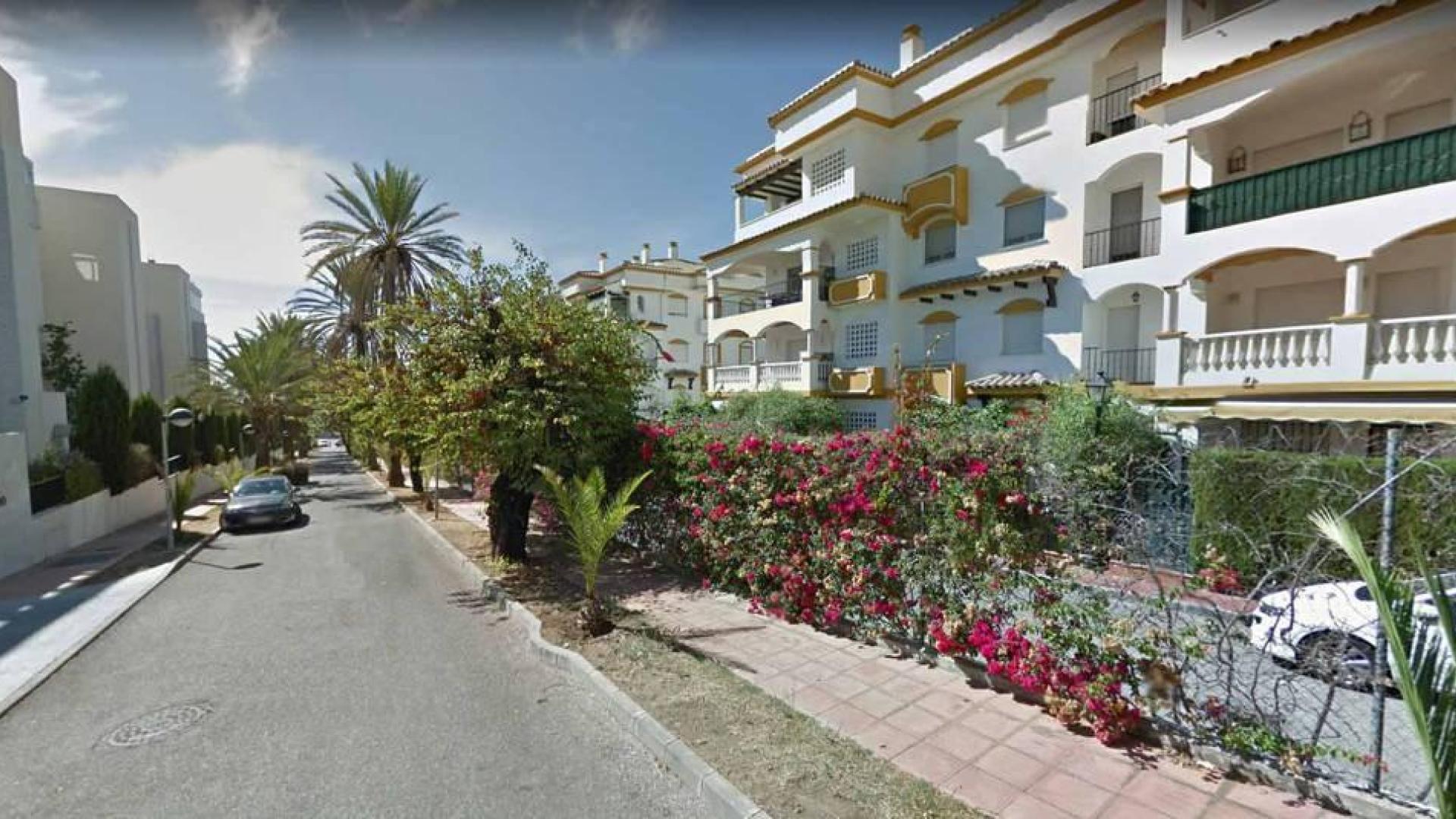 Fallece una niña de cuatro años en una piscina en Marbella