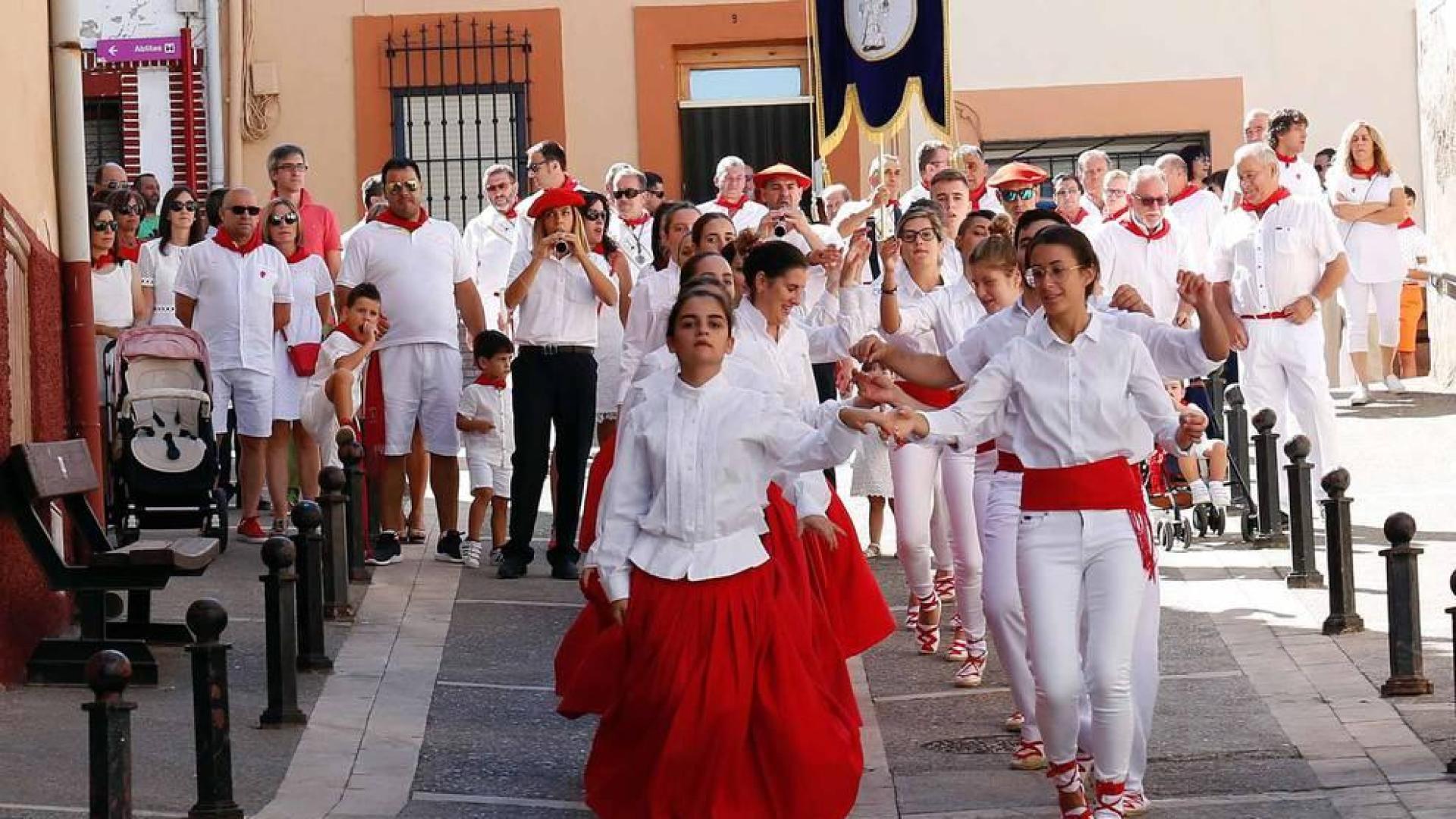 Fotos de la misa y procesión, en el segundo día de fiestas de Ablitas