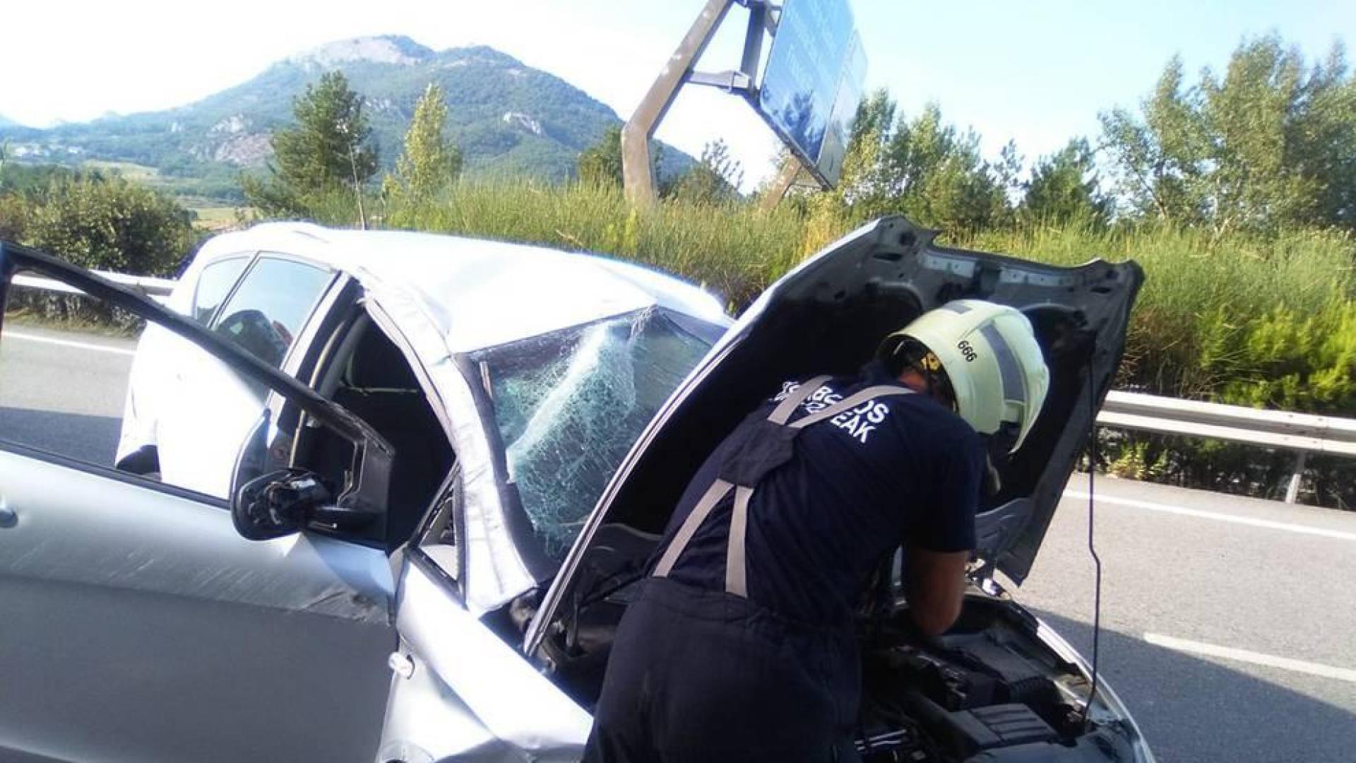 Una persona trasladada al CHN tras un accidente de tráfico en la AP-15