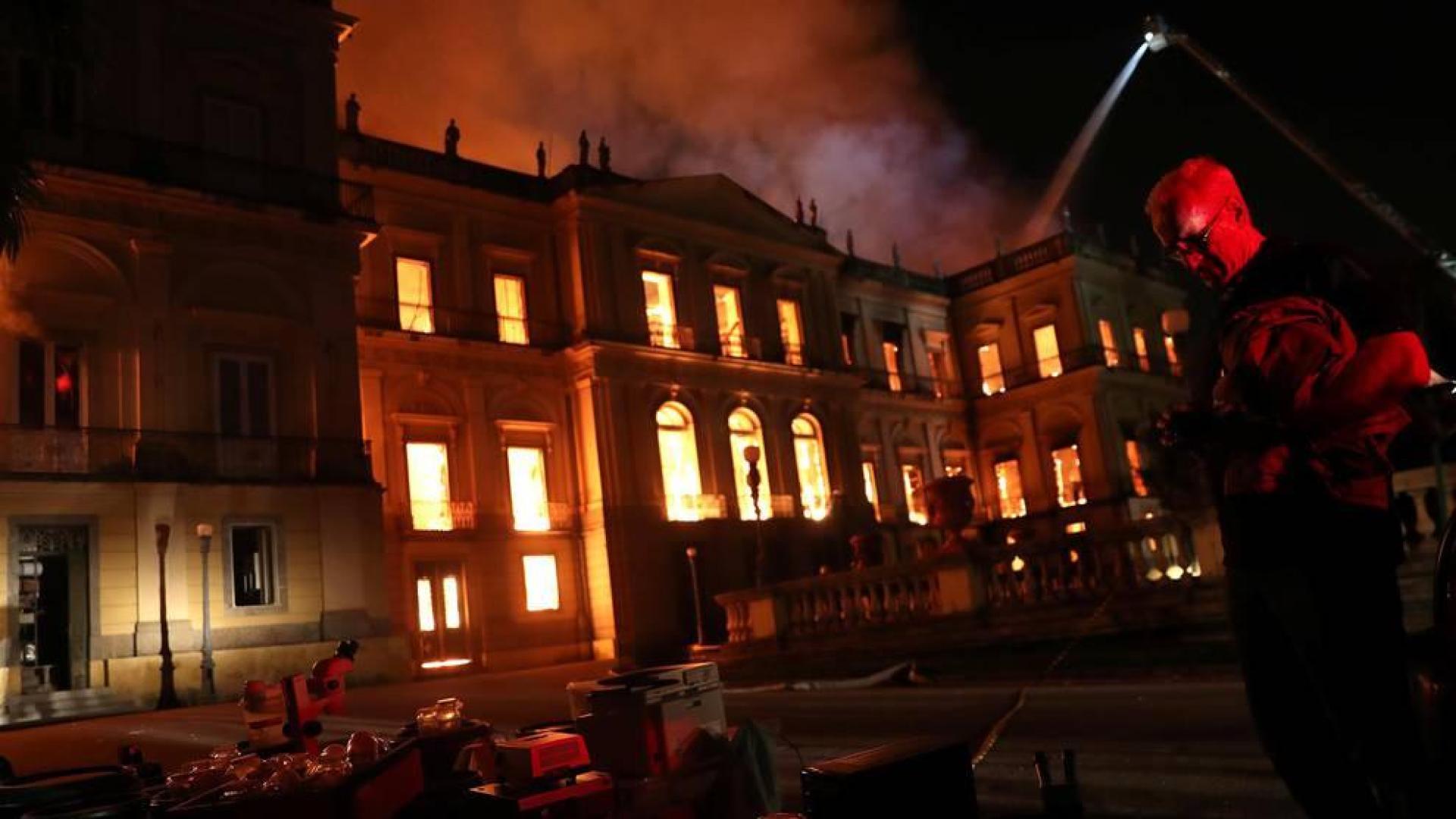 Un incendio destruye el Museo Nacional de Río de Janeiro