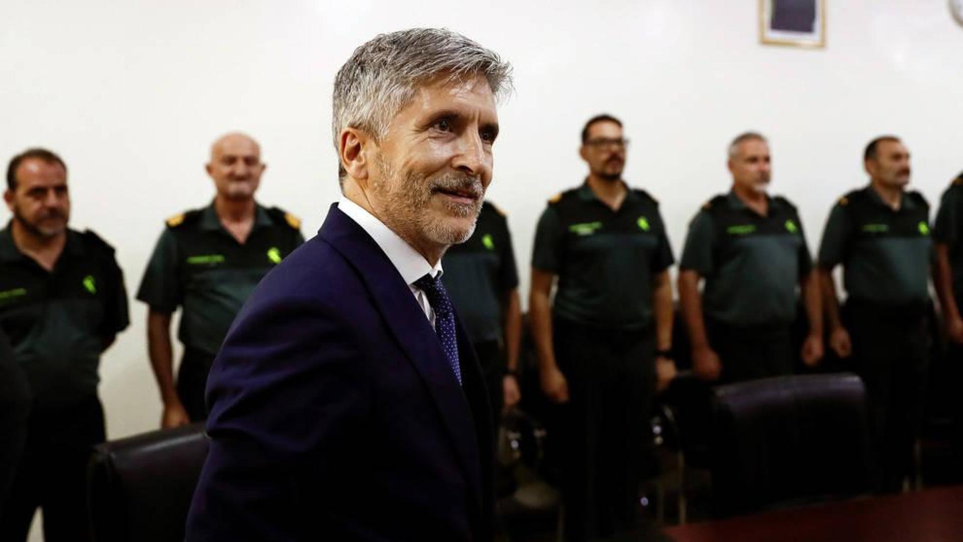 Marlaska ordena retirar el borrador que prohíbe los tatuajes a la Guardia Civil