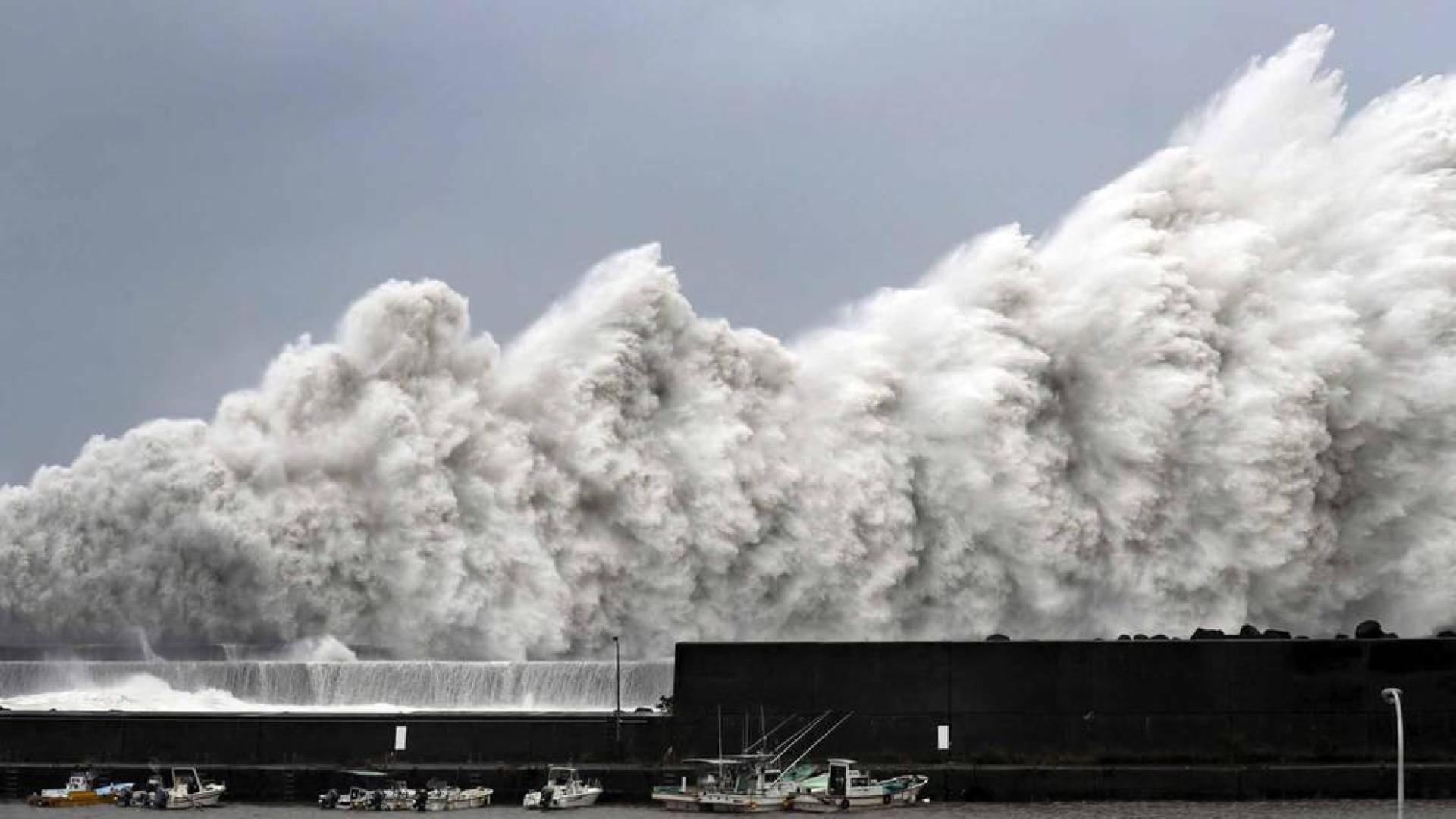 Fotos del tifón más poderoso en llegar a Japón en 25 años.