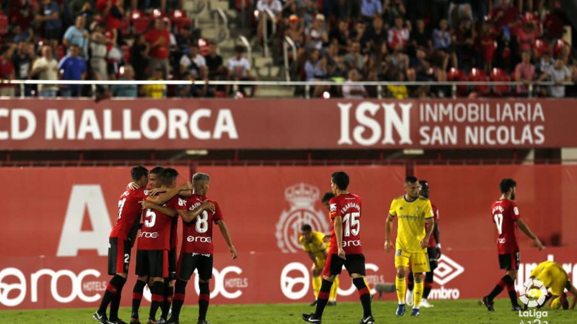 El Mallorca gana al Cádiz con gol en el minuto 89