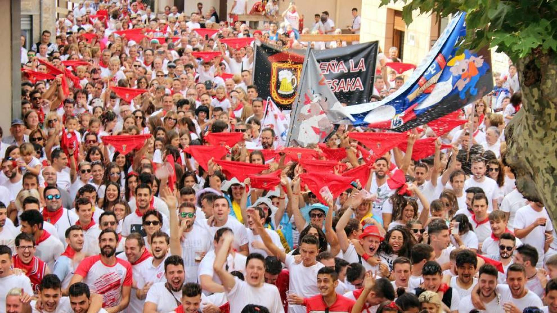 Azagra prendió este viernes, 7 de septiembre, la mecha que dio comienzo a sus fiestas patronales