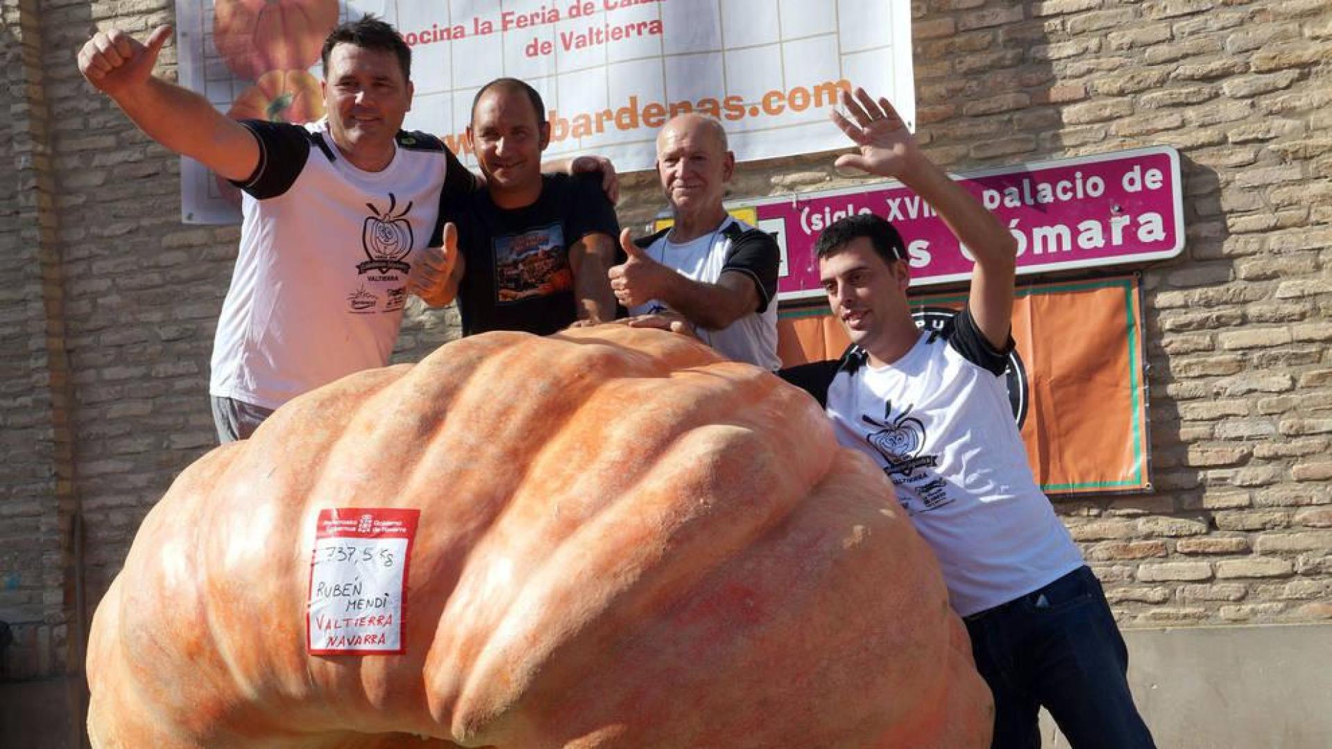 Rubén Mendi vuelve a ganar el Concurso de Calabazas Gigantes de Valtierra