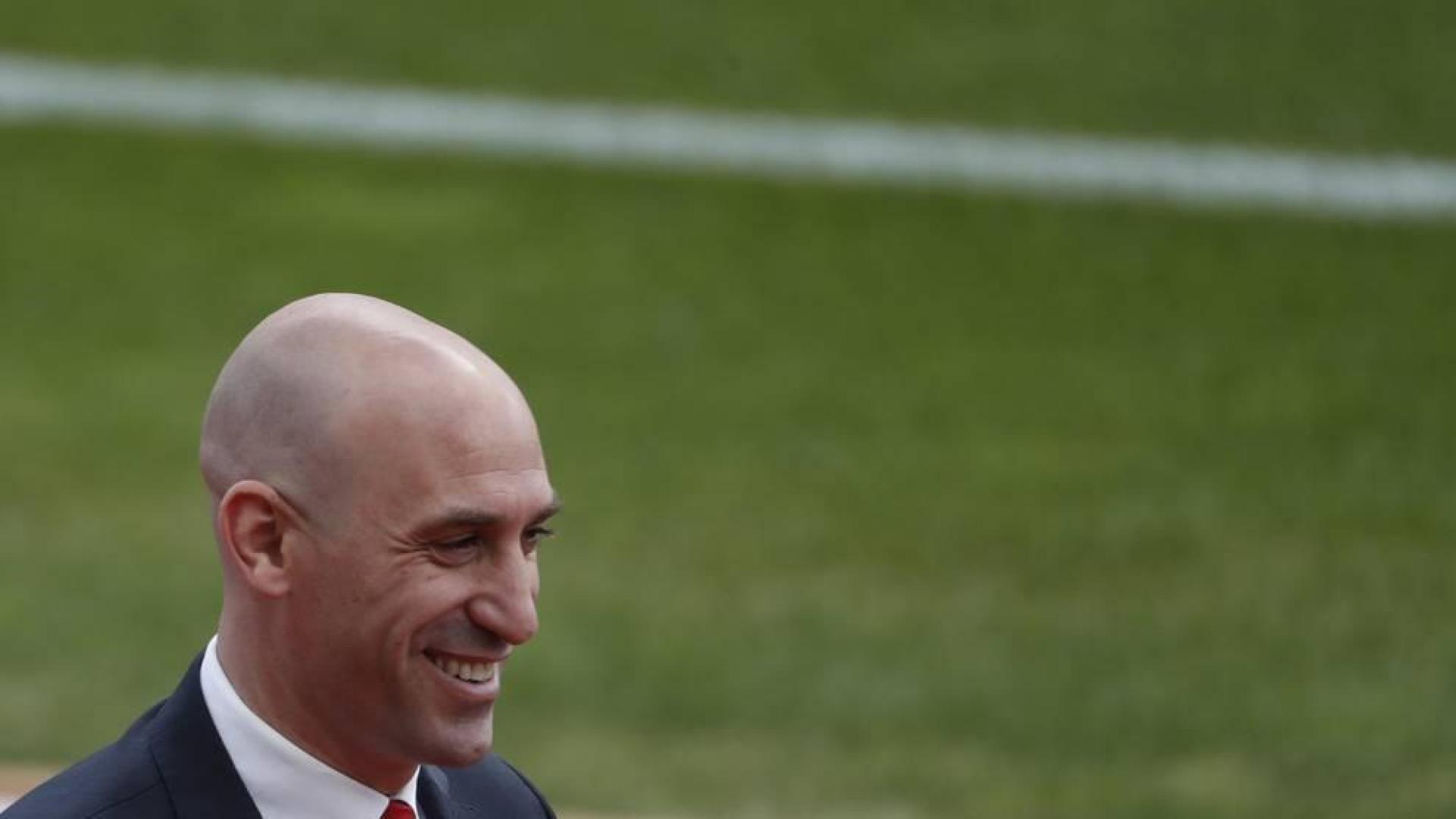 Rubiales cancela el viaje millonario a Rusia y permite uno de 400.000 euros