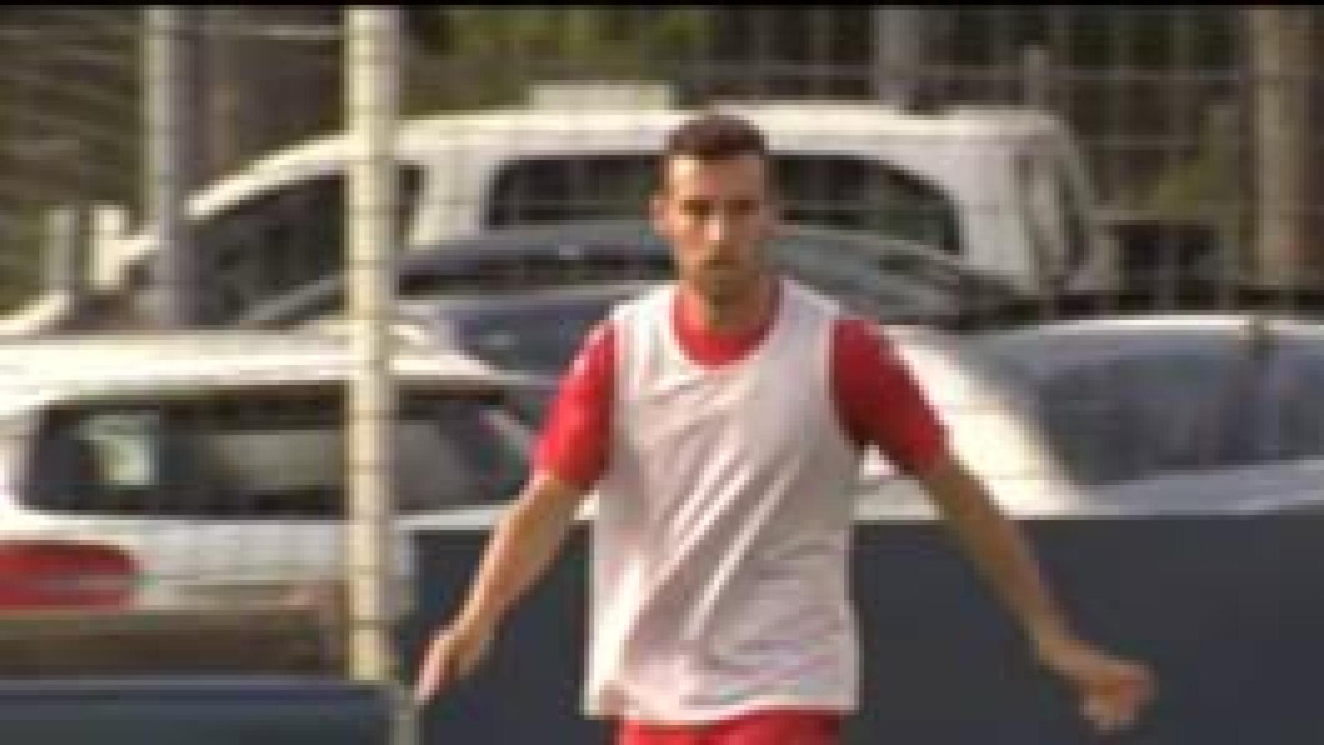 Vuelta a la normalidad en el entrenamiento de Osasuna tras el desmayo de Imanol