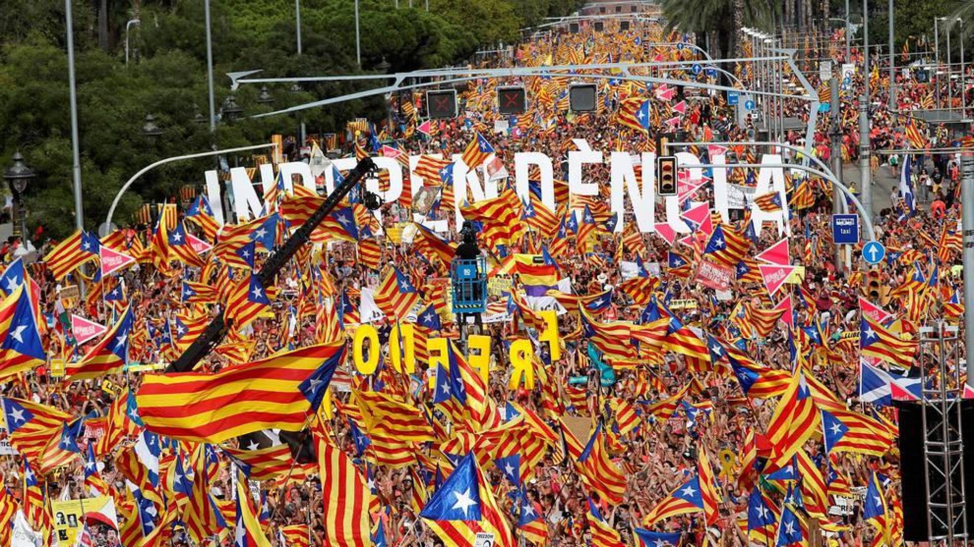 Multitudinaria manifestación de la Diada a favor de la república y los presos
