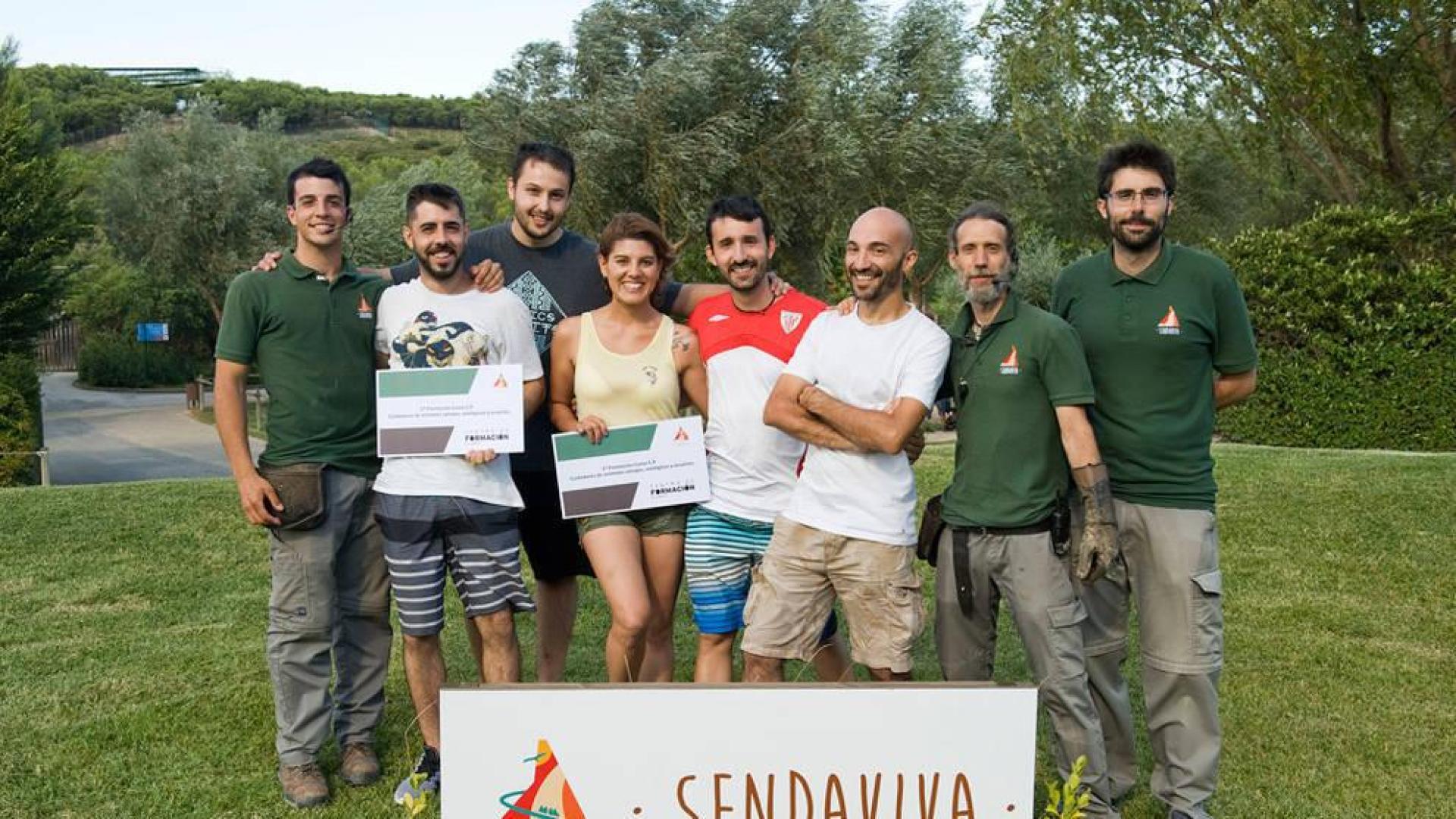 Cursos de cuidado de animales salvajes, turismo y educación ambiental en Sendaviva