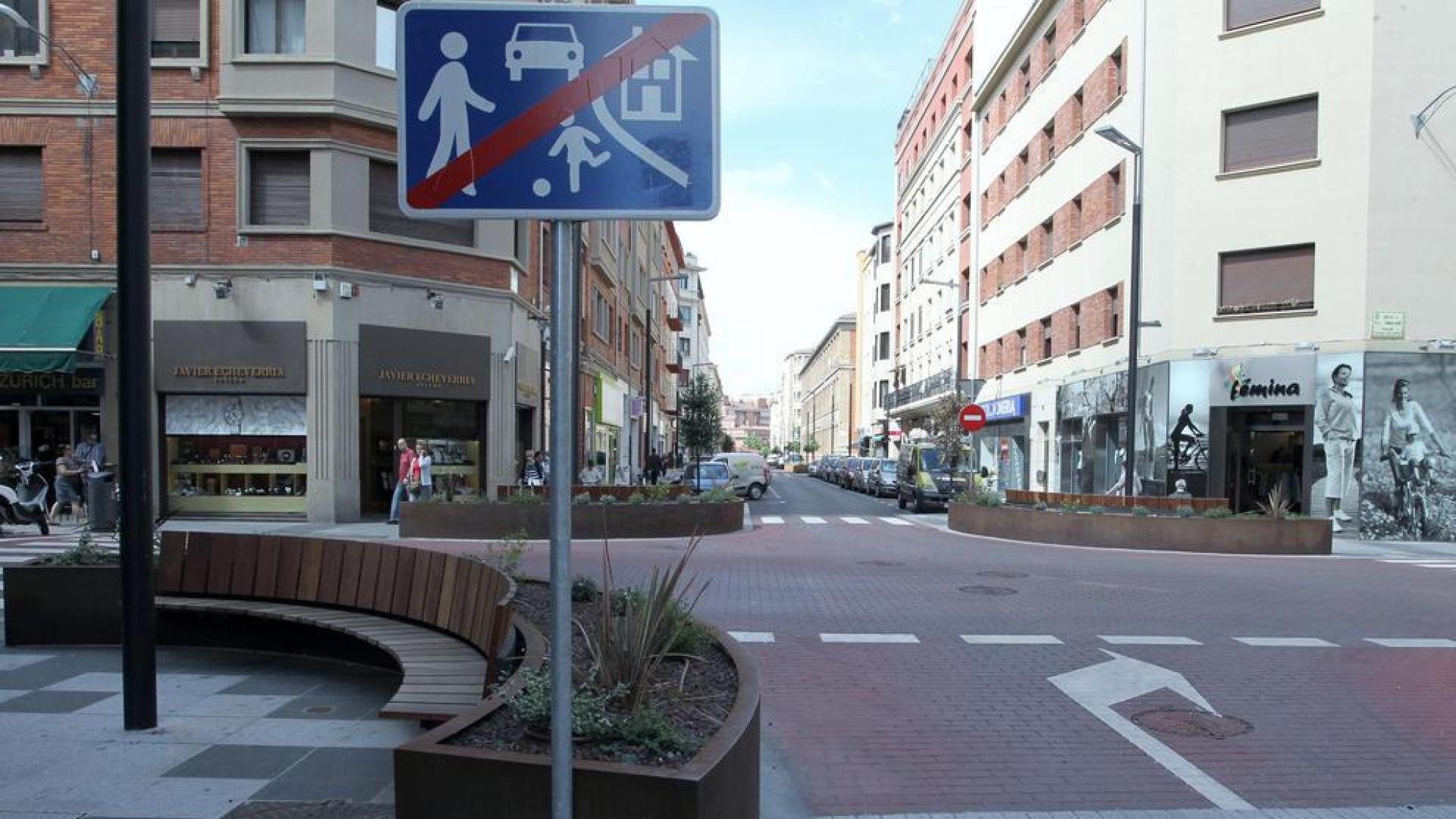 Los comerciantes cuidar&aacute;n las jardineras de la calle Tafalla