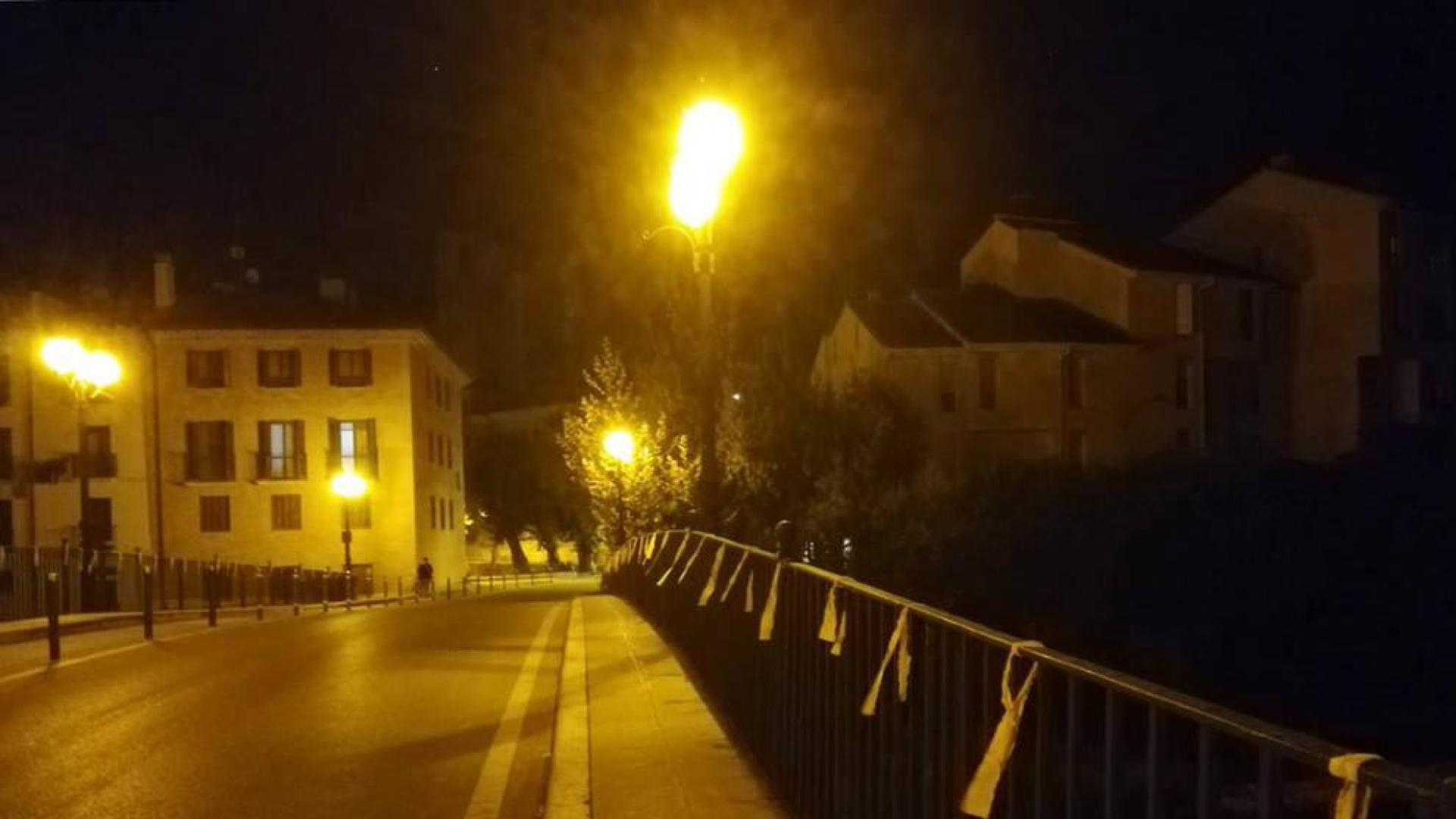 Puentes de Estella se llenan de lazos amarillos con el aplauso del alcalde