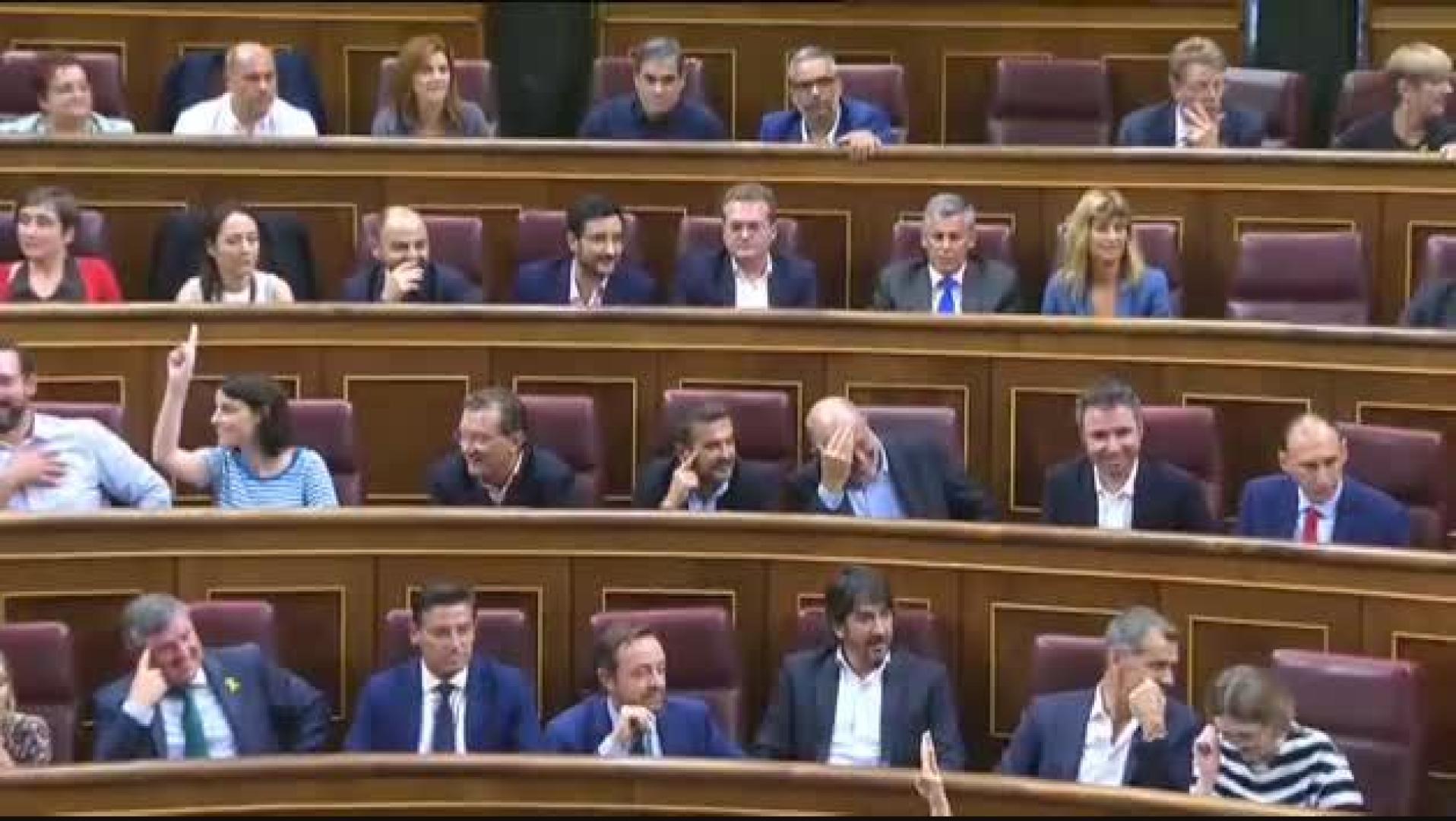 El Congreso aprueba la exhumación de los restos de Franco con las abstenciones de PP y Ciudadanos