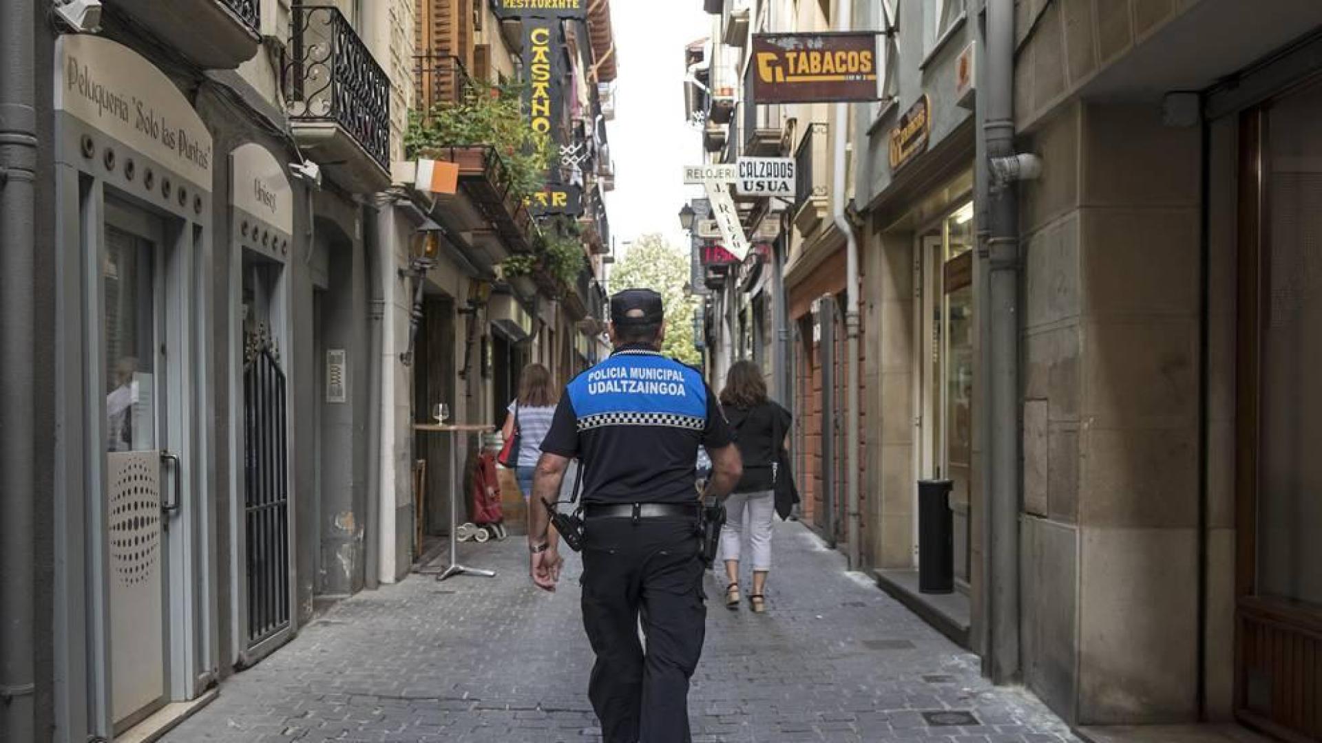 Leoz busca otro jefe de Policía en Estella entre las reacciones del resto de grupos